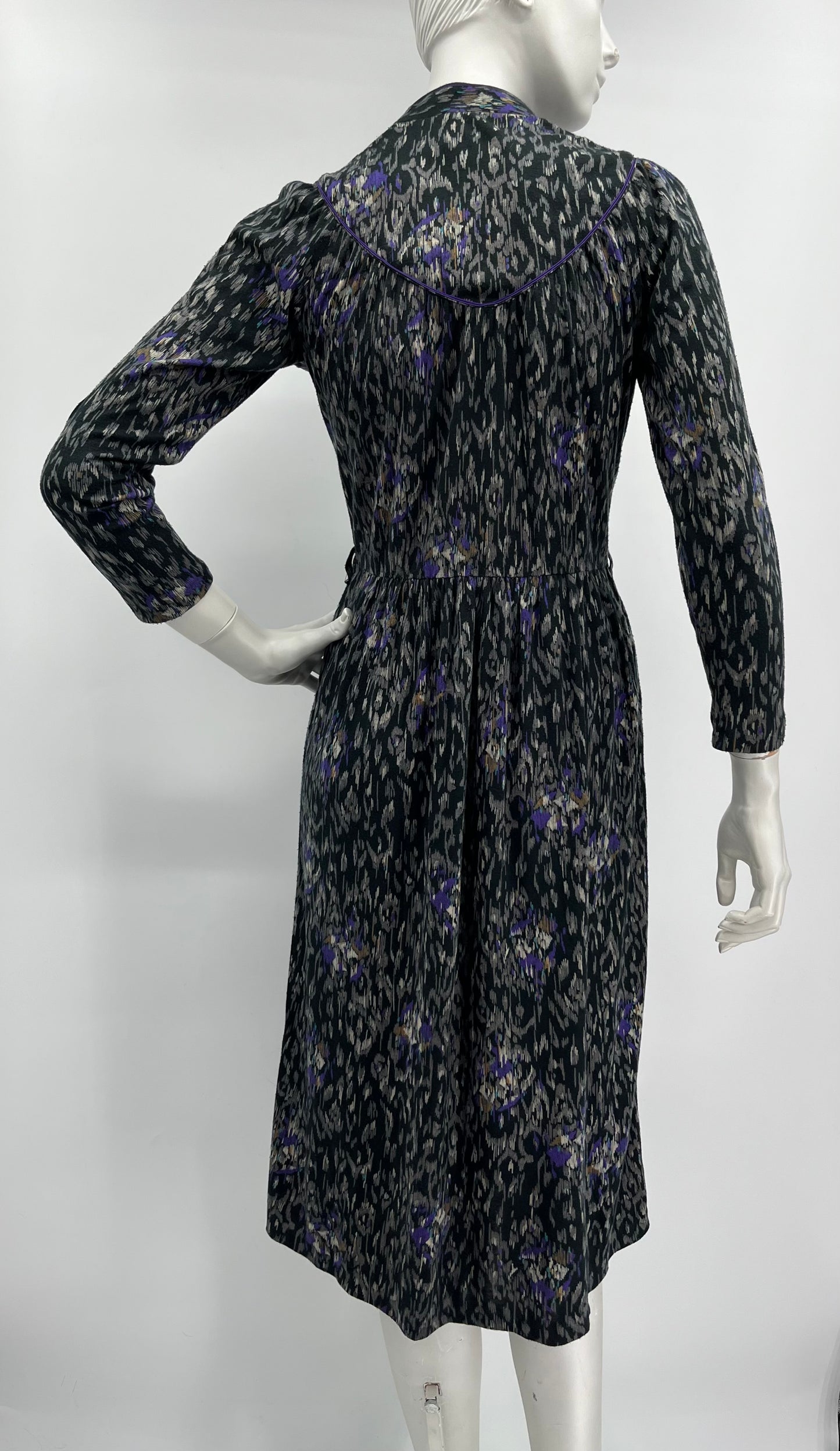 Amis, kuviollinen musta mekko, 90-luku, koko 36