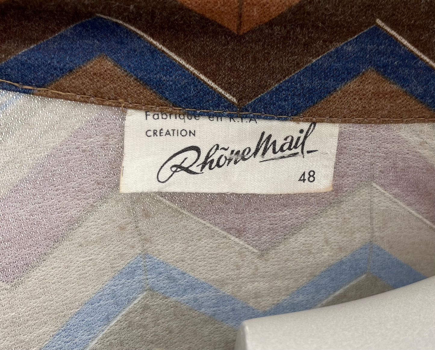 Rhone Mail, sahalaitakuvioinen villasekoitemekko ja vyö, 70-80-luku, koko 44