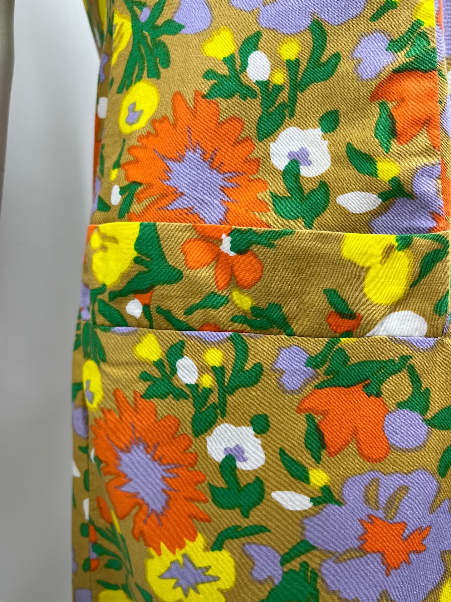 Nilvira De Luxe, värikäs kukkamekko 50-luvulta, koko 38