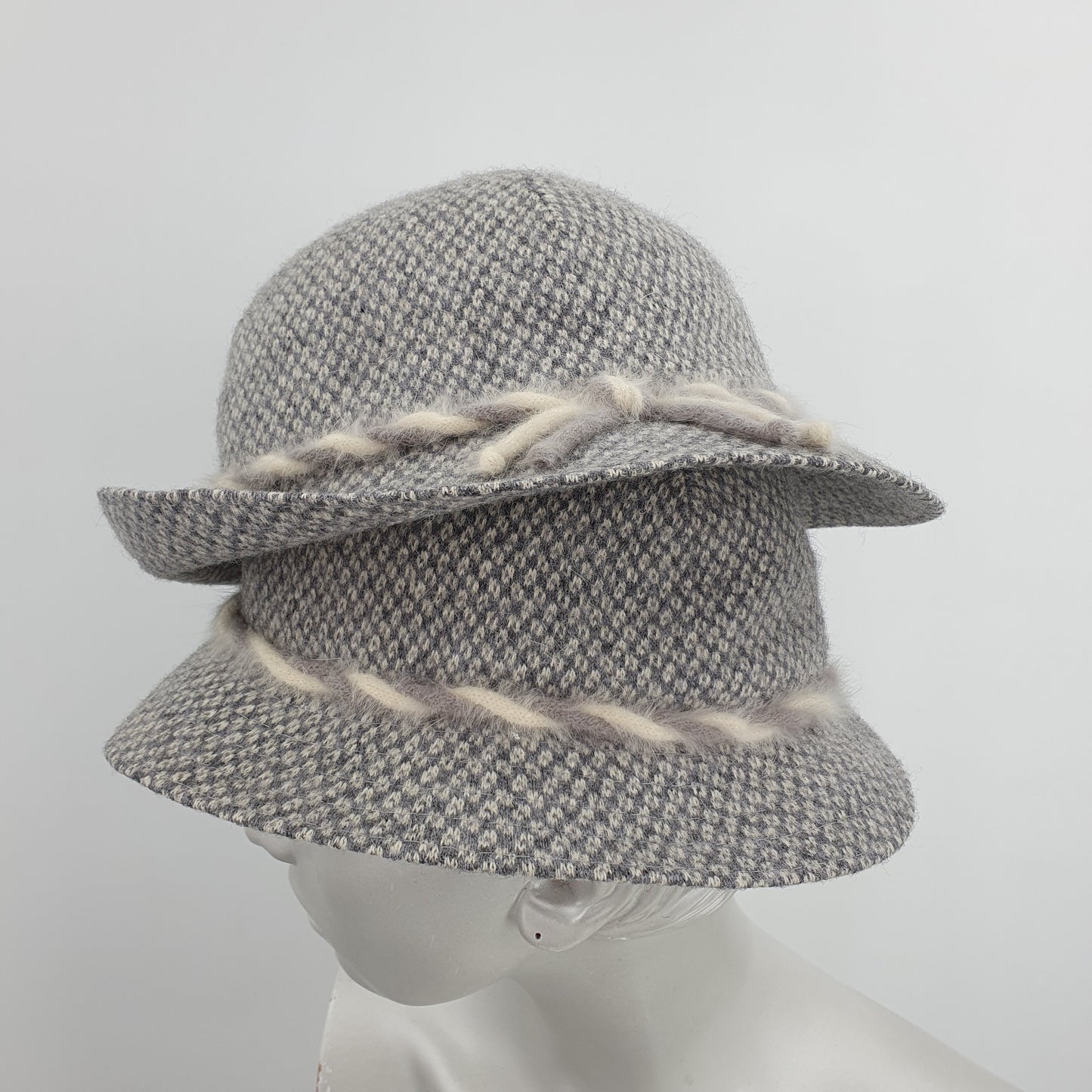 Kangol, harmaavalkoinen hattu, käyttämätön, koko 54cm