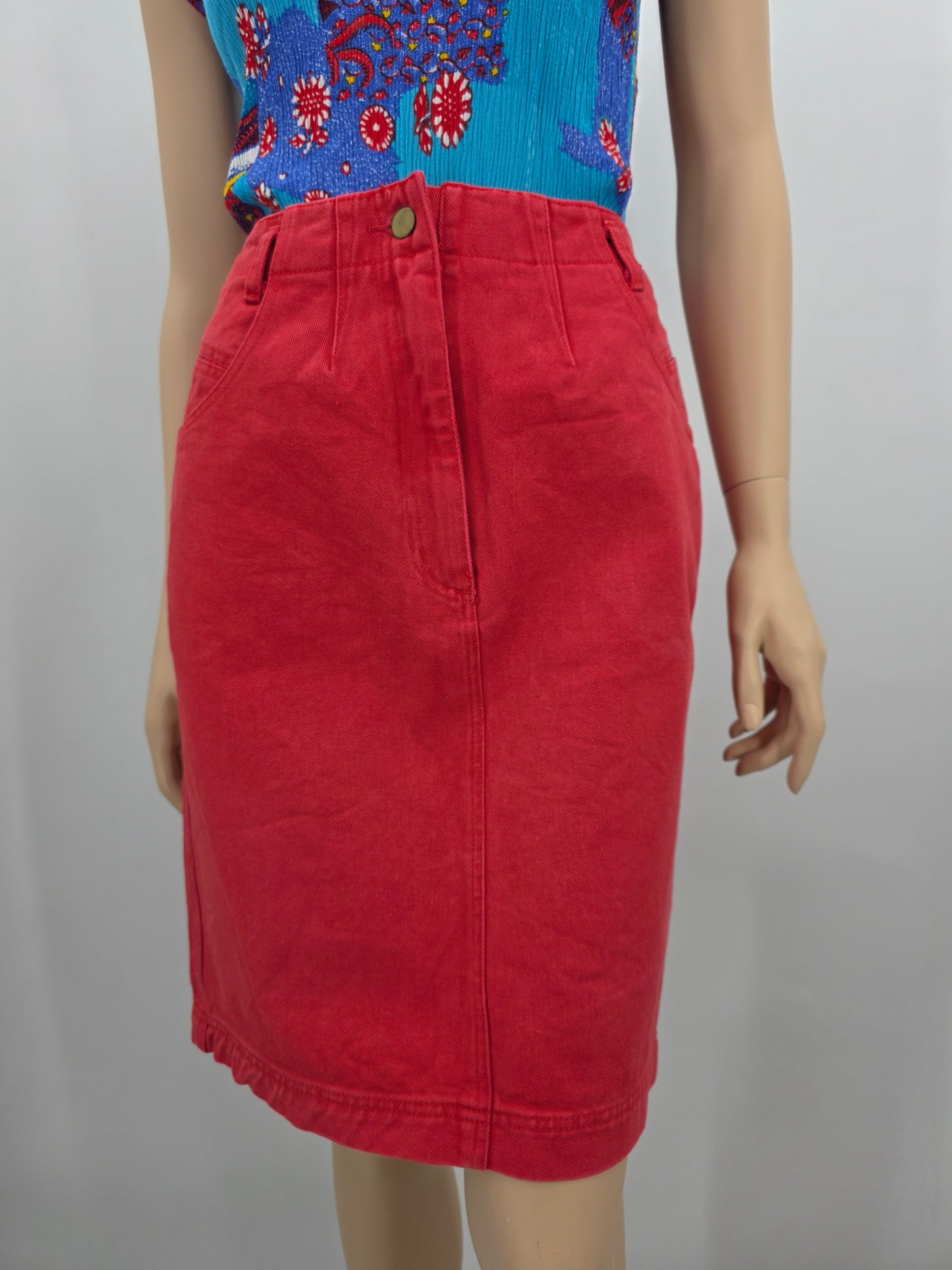 Red denim skirt from the 80s, waist 74cm, size 36-38