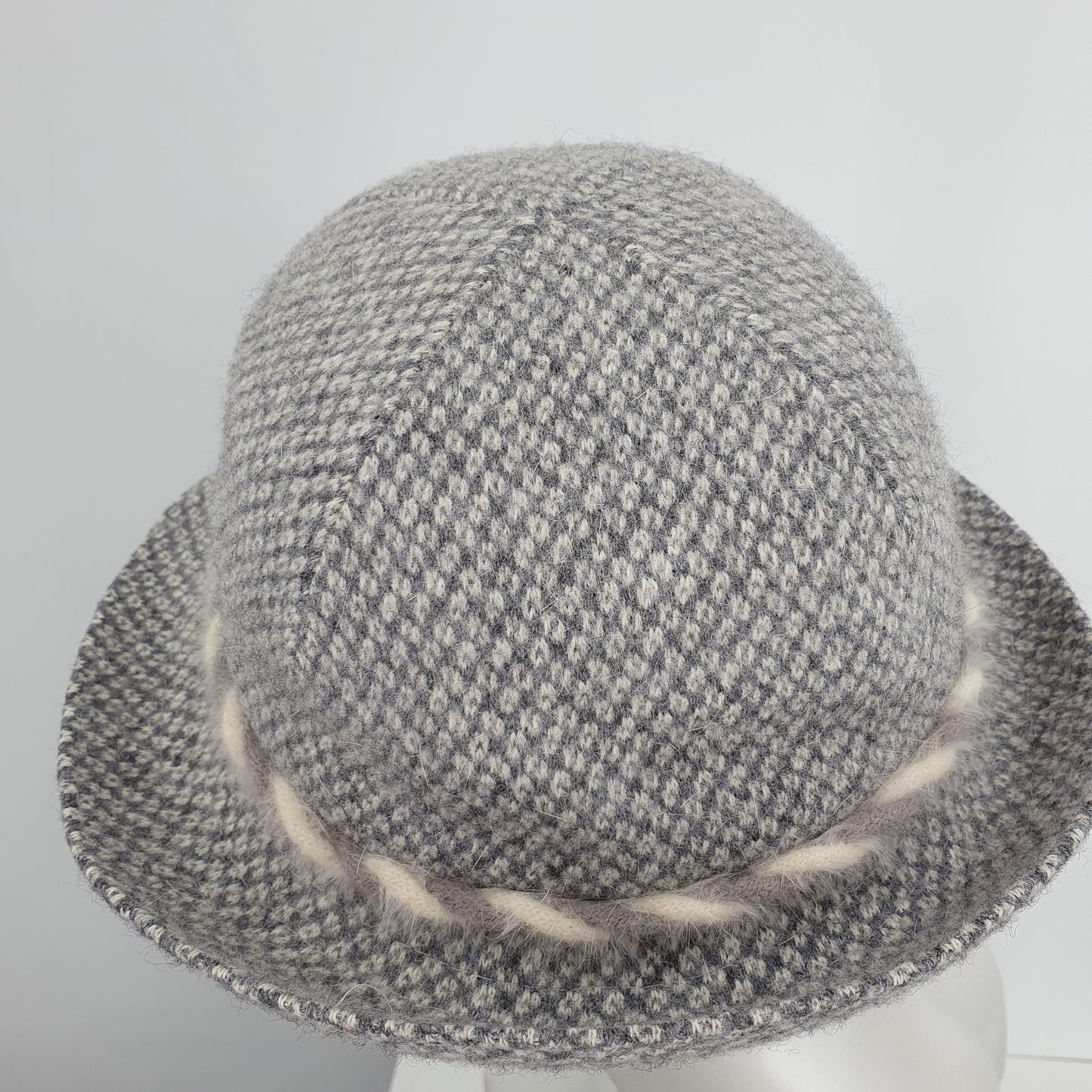 Kangol, harmaavalkoinen hattu, käyttämätön, koko 54cm