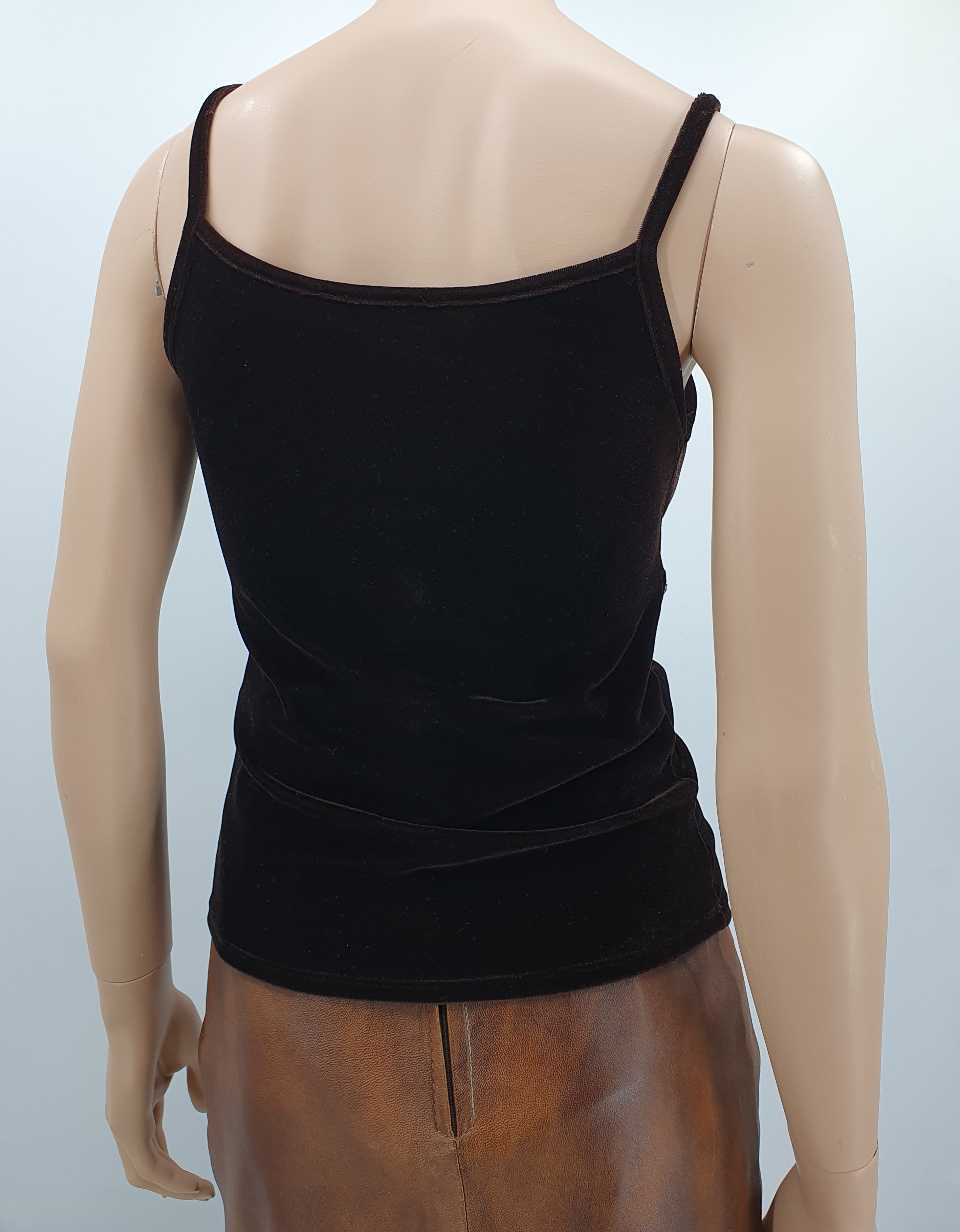 Samettitoppi 2000-luvun alusta, väri ruskea, koko 34