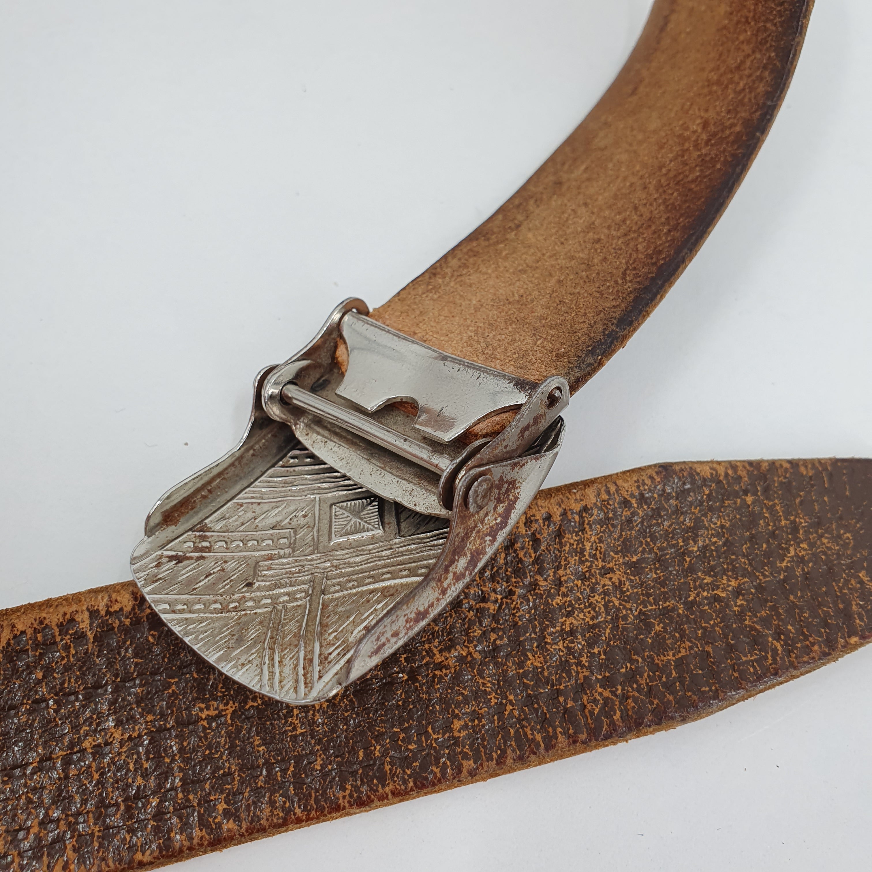 Rouhea nahkavyö 80-90-luvulta, pit.100cm