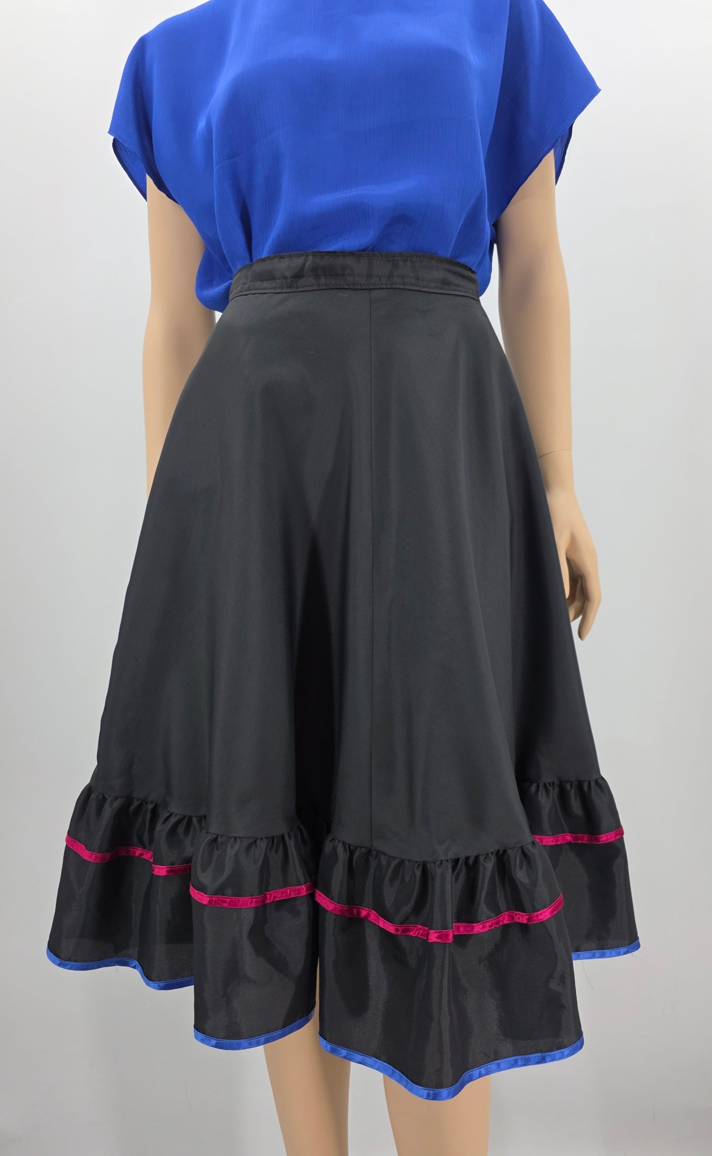 KappAhl, black frill skirt from the 90s, waist 66cm, size 34/36