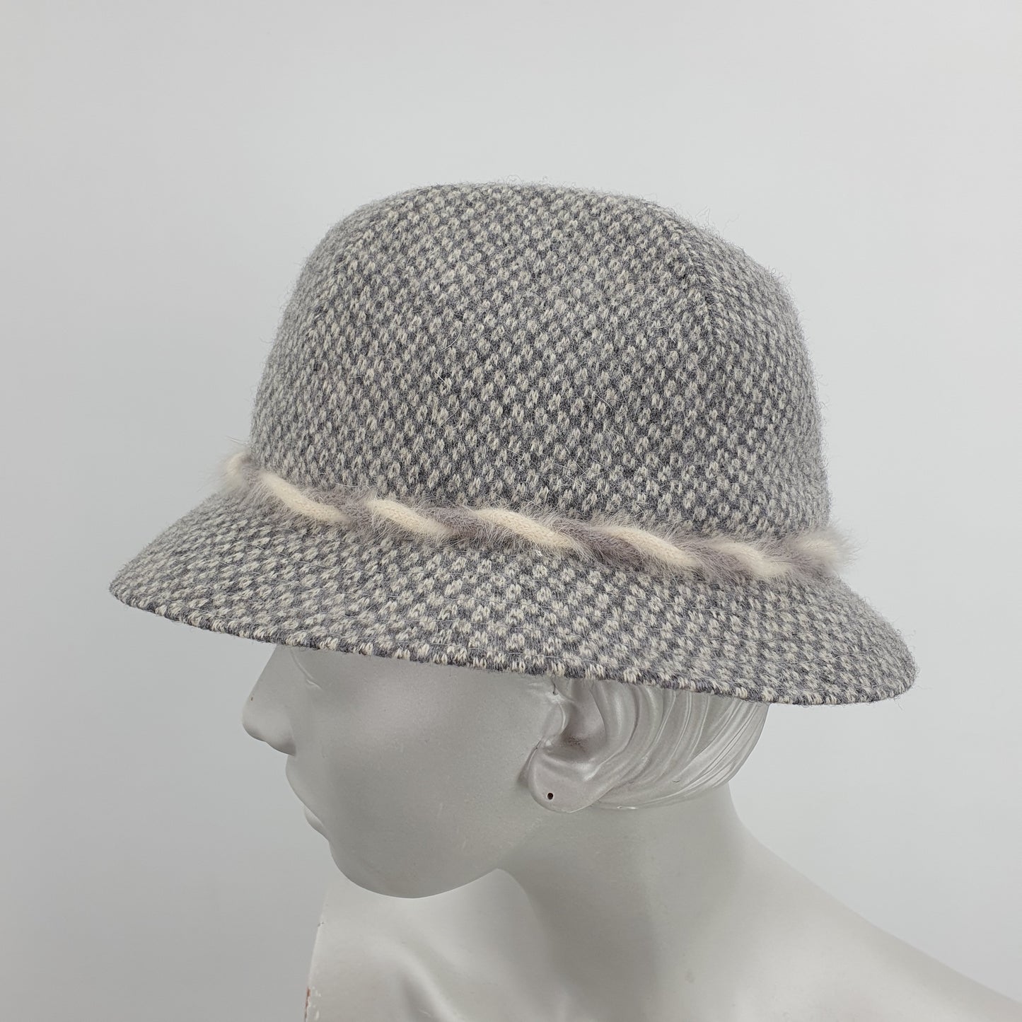 Kangol, harmaavalkoinen hattu, käyttämätön, koko 54cm