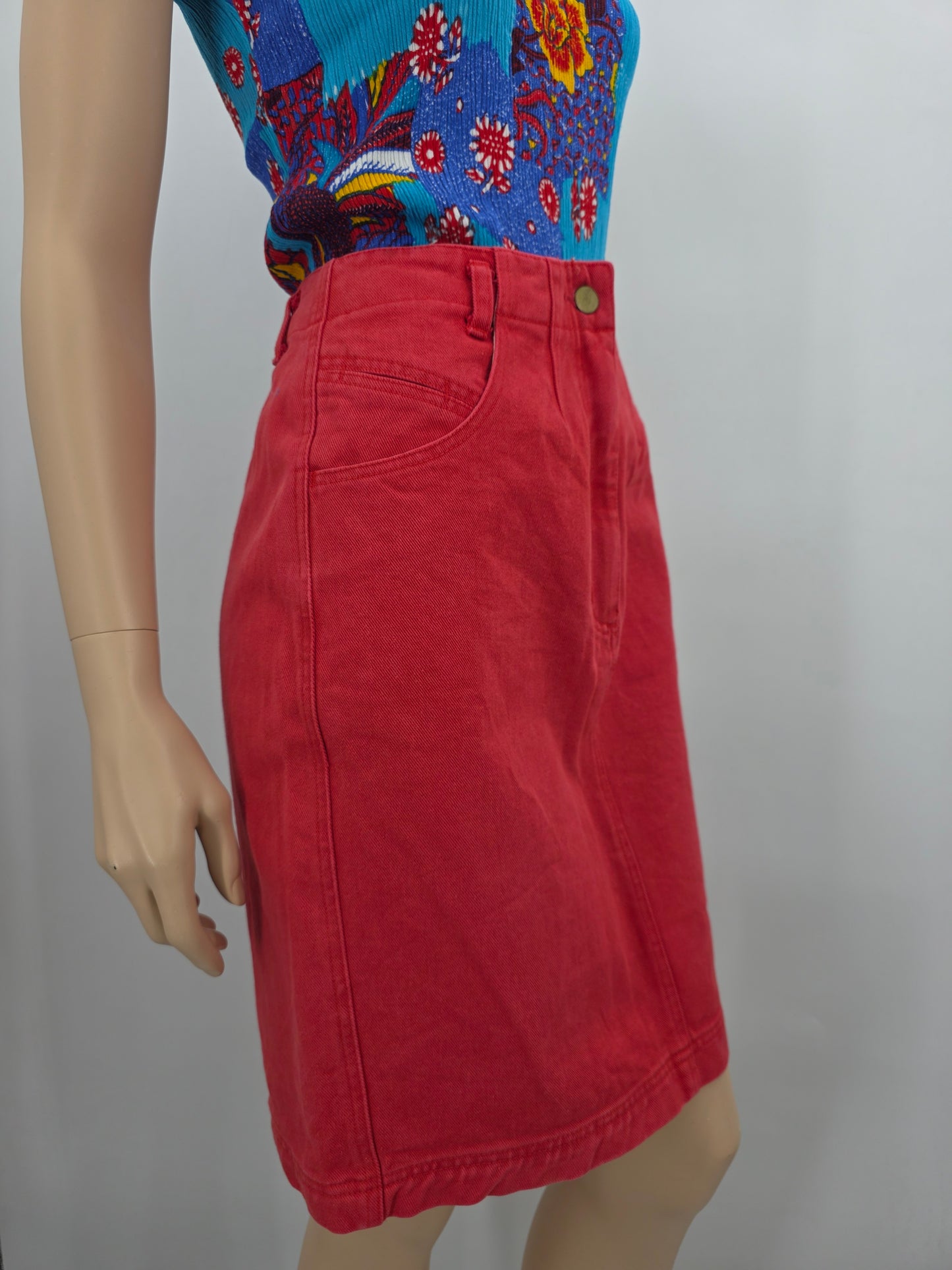 Red denim skirt from the 80s, waist 74cm, size 36-38