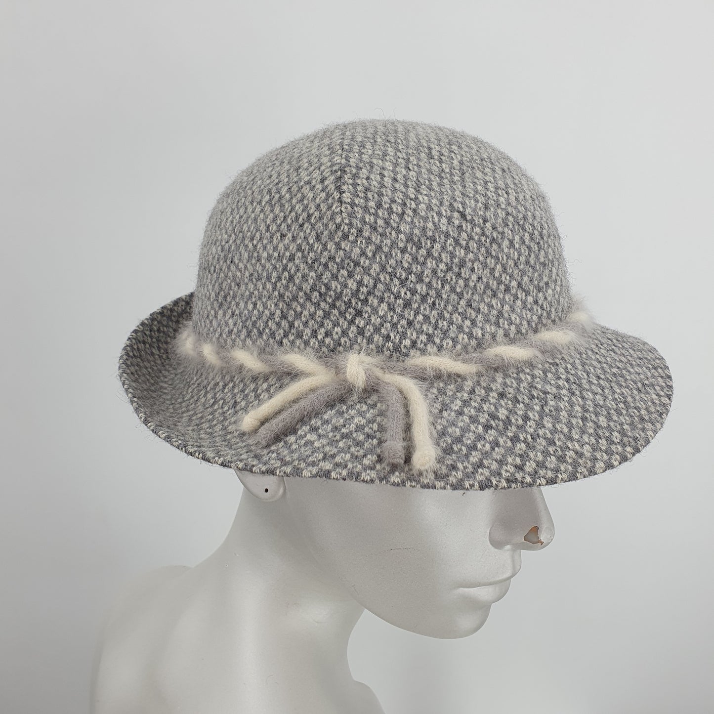 Kangol, harmaavalkoinen hattu, käyttämätön, koko 54cm