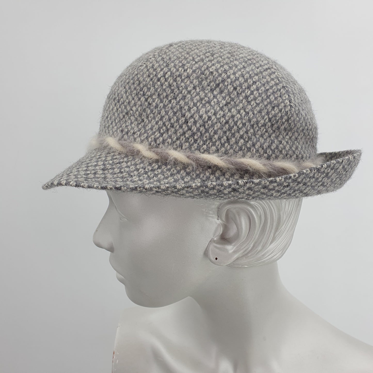 Kangol, harmaavalkoinen hattu, käyttämätön, koko 54cm