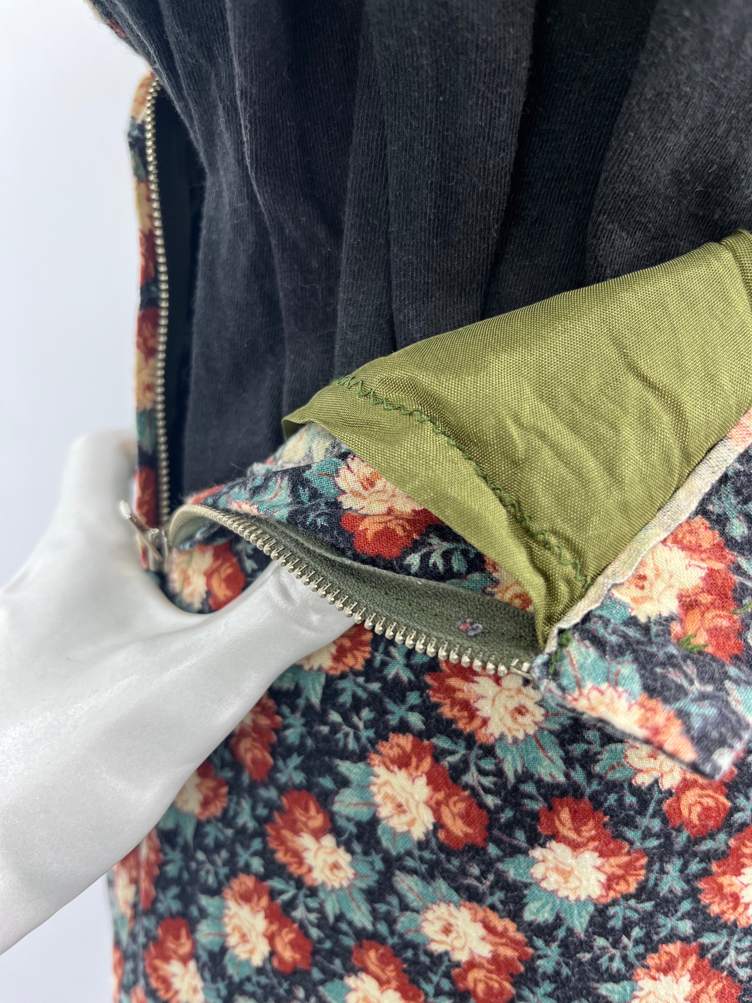 Homemade cotton floral skirt, 70s, waist 60cm, size 32