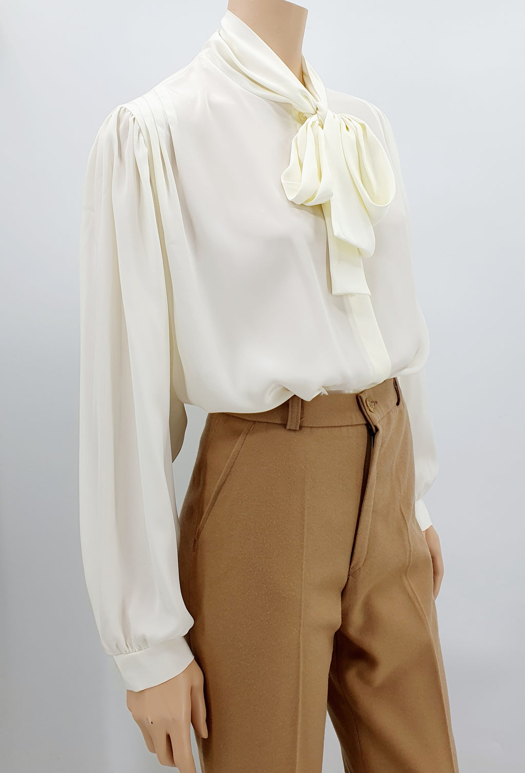 Women's shirt blouse with shawl collar, 90s, color off-white, size 44