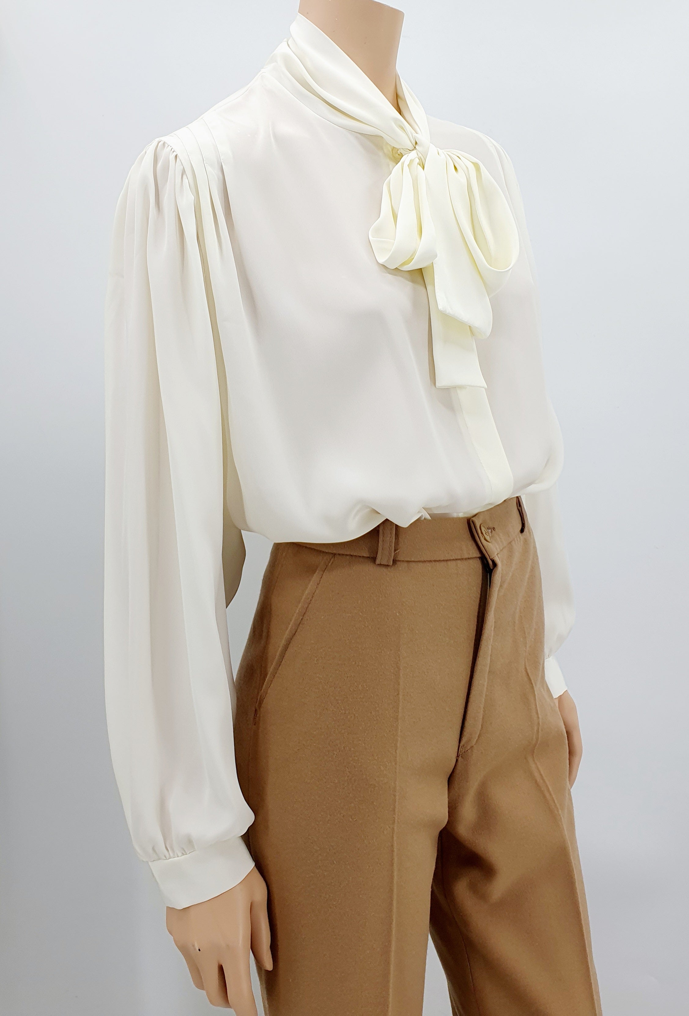 Women's shirt blouse with shawl collar, 90s, color off-white, size 44