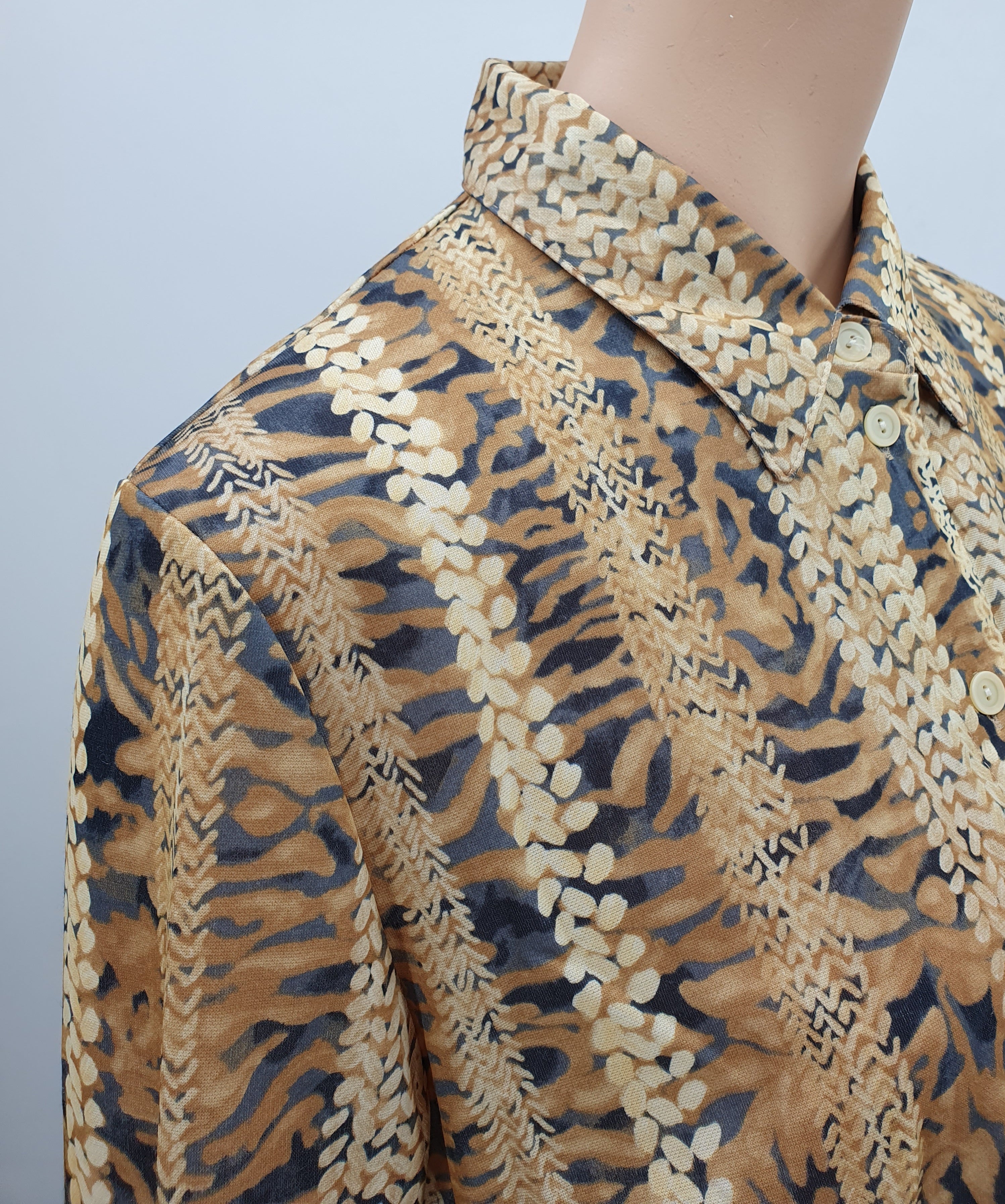 Finnkarelia, brown women's shirt from the 90s-2000s, size 40