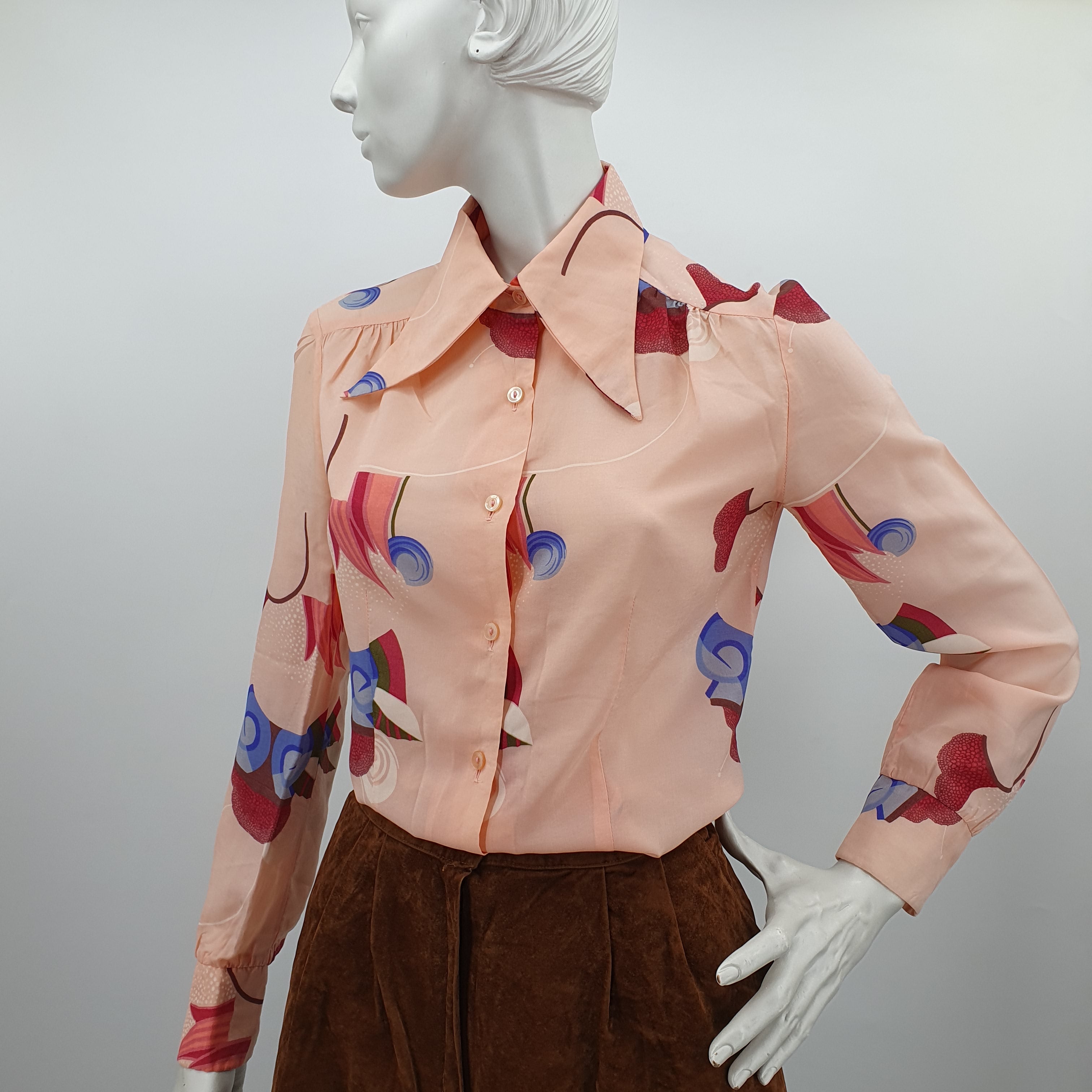 Sataneule Oy, peach-colored retro shirt from the 70s, size 36