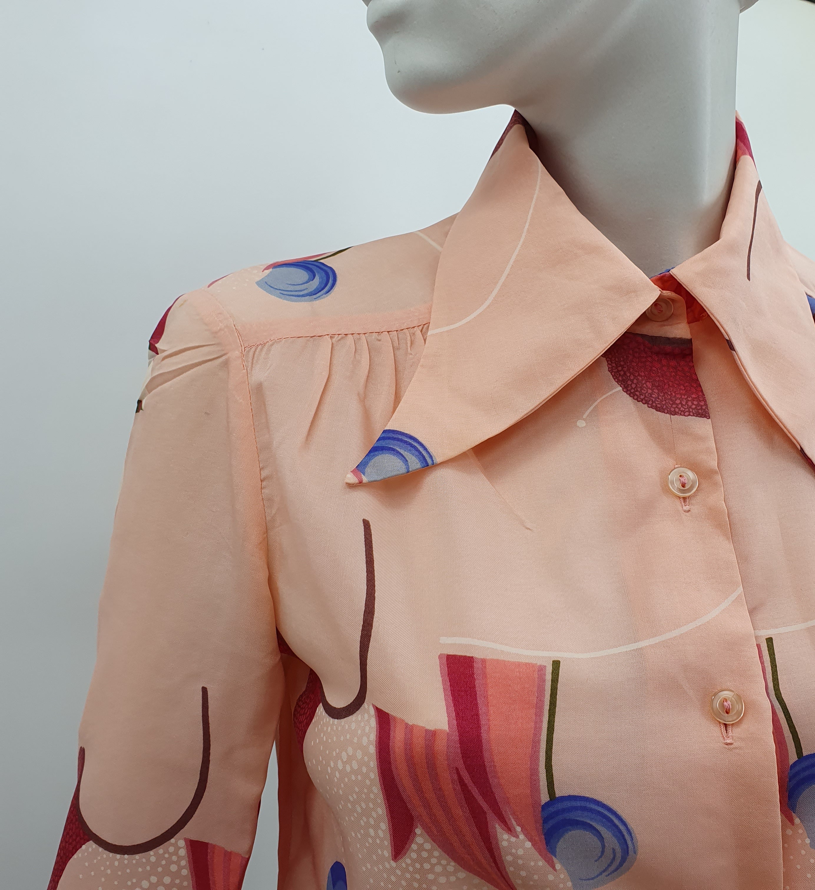 Sataneule Oy, peach-colored retro shirt from the 70s, size 36