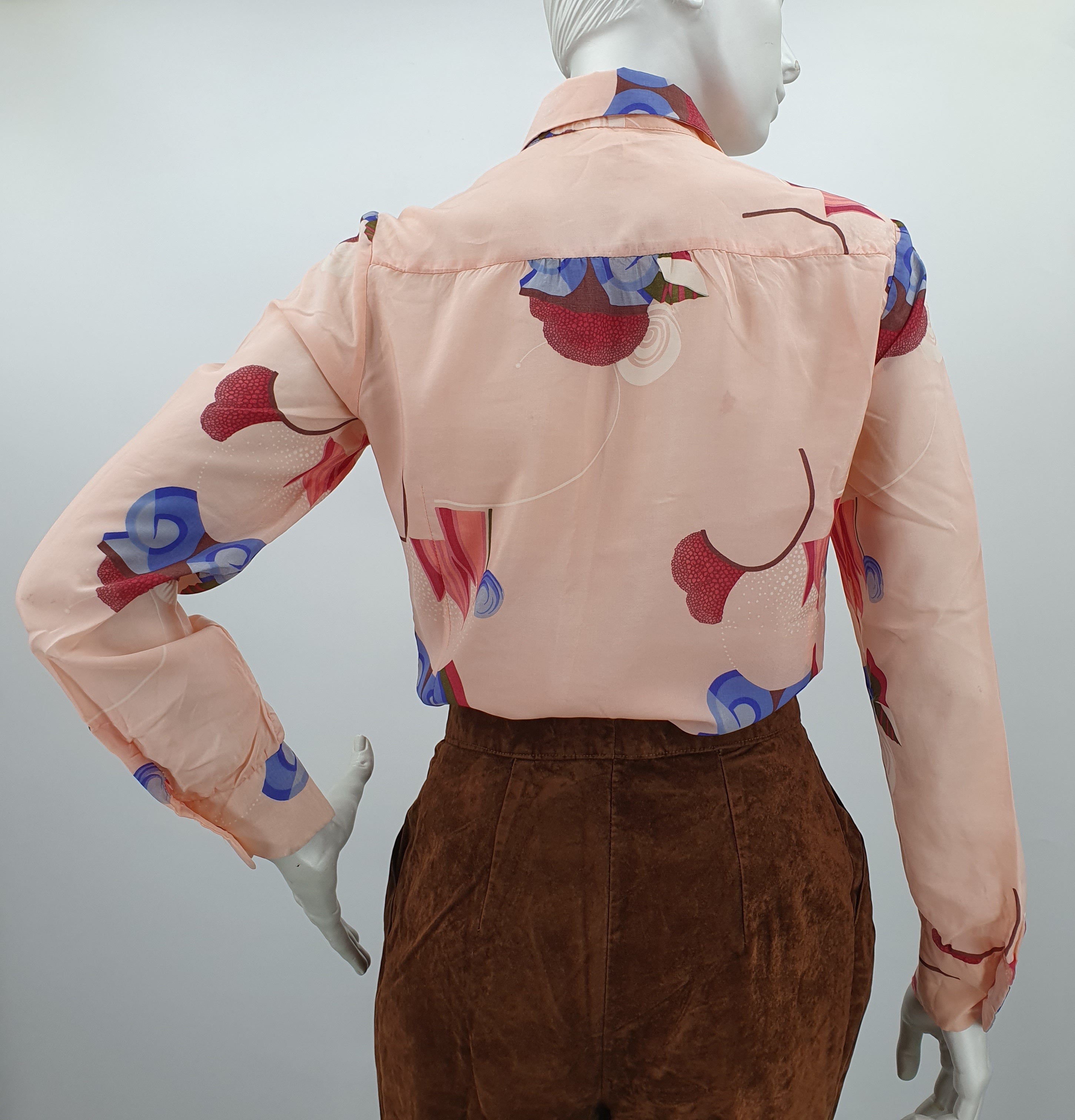 Sataneule Oy, peach-colored retro shirt from the 70s, size 36