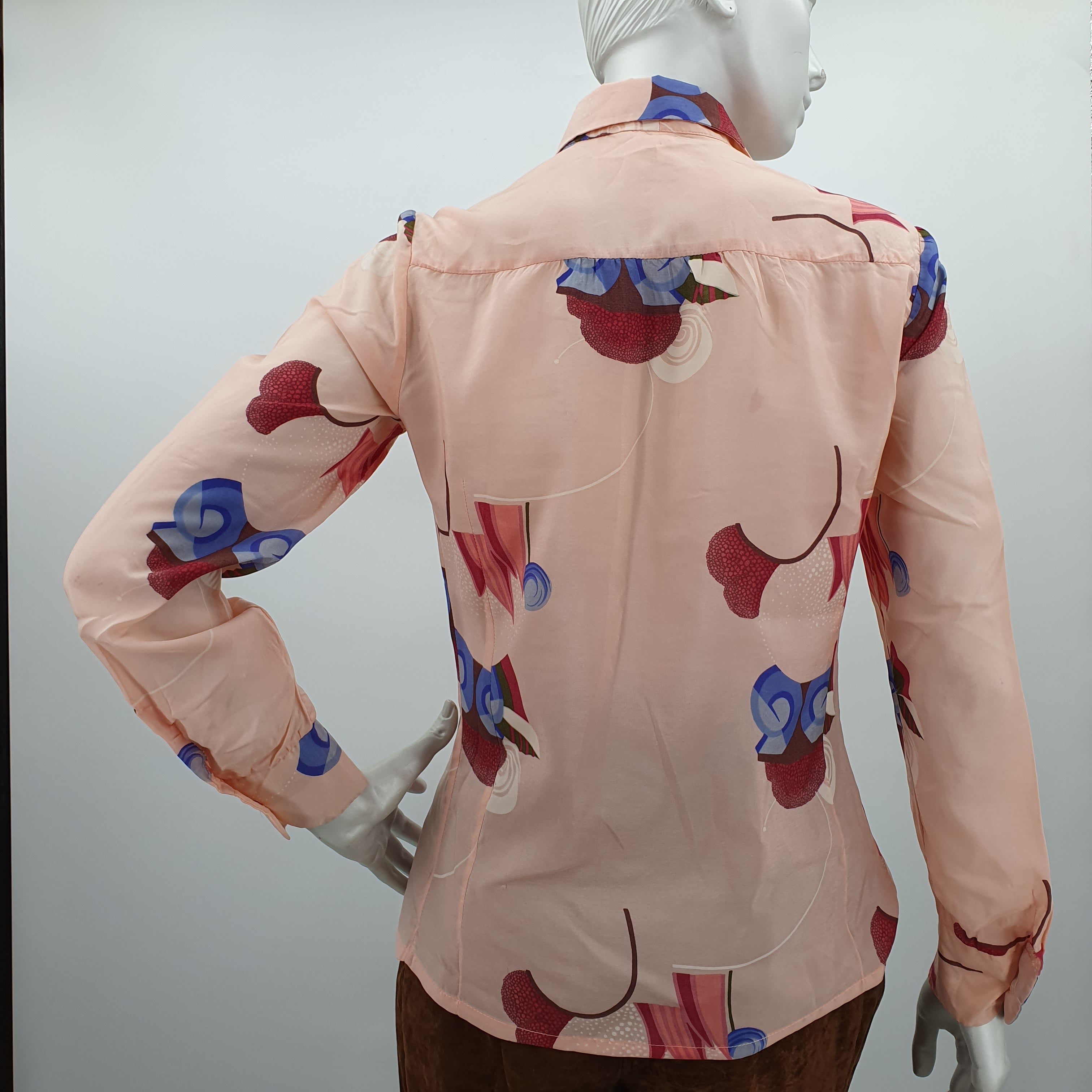 Sataneule Oy, peach-colored retro shirt from the 70s, size 36