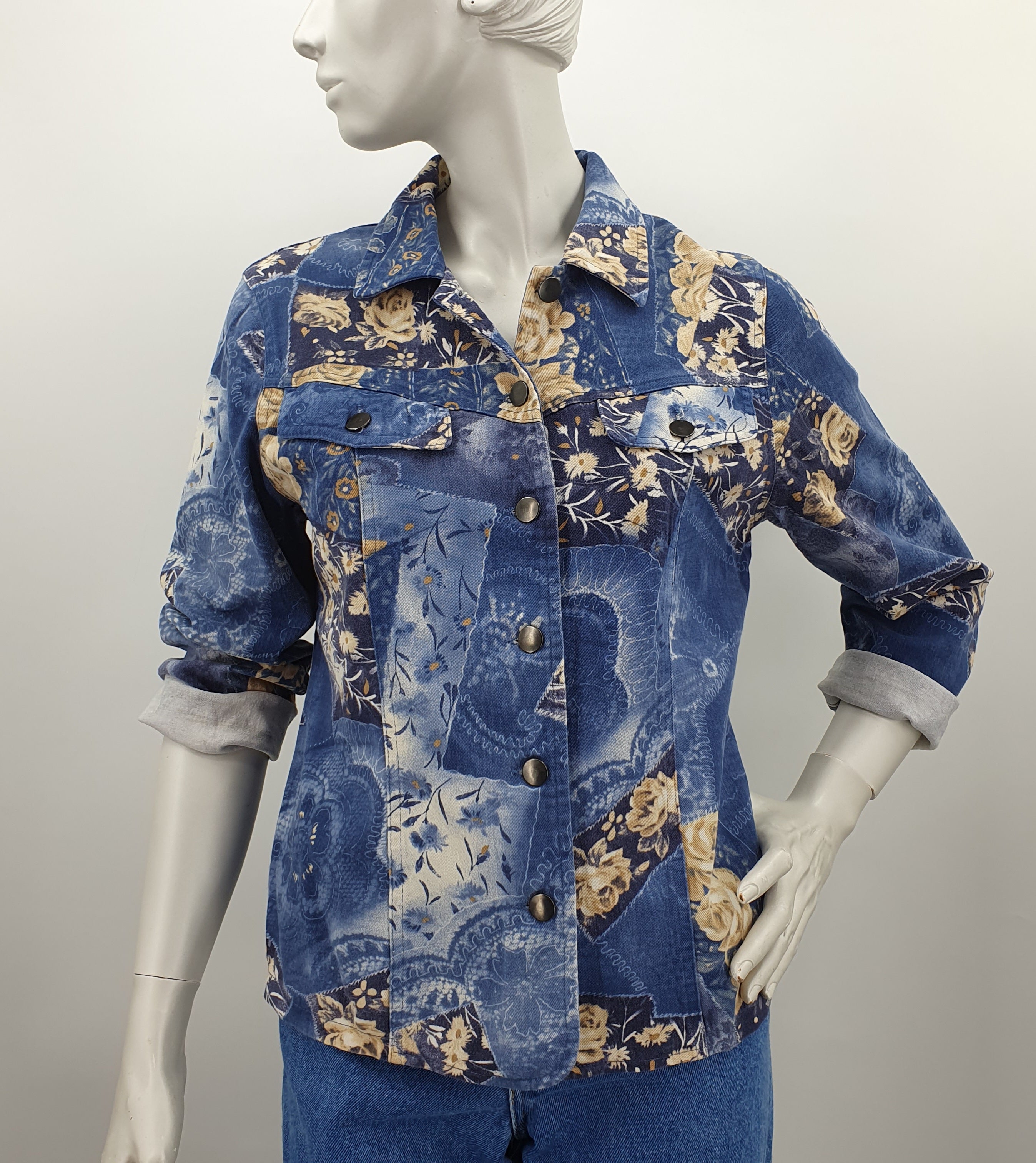 Denim jacket from the 90s, size 36(38)