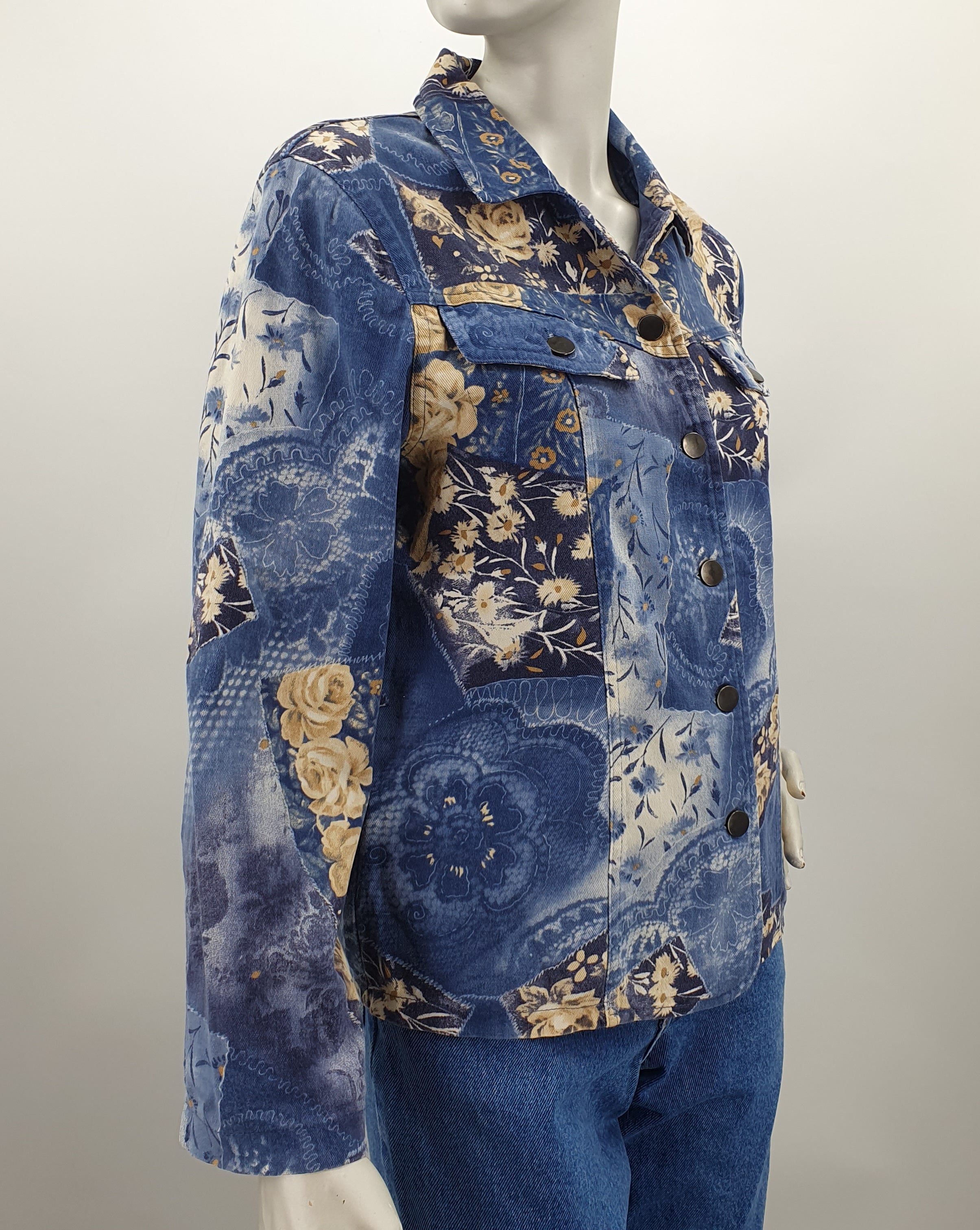 Denim jacket from the 90s, size 36(38)