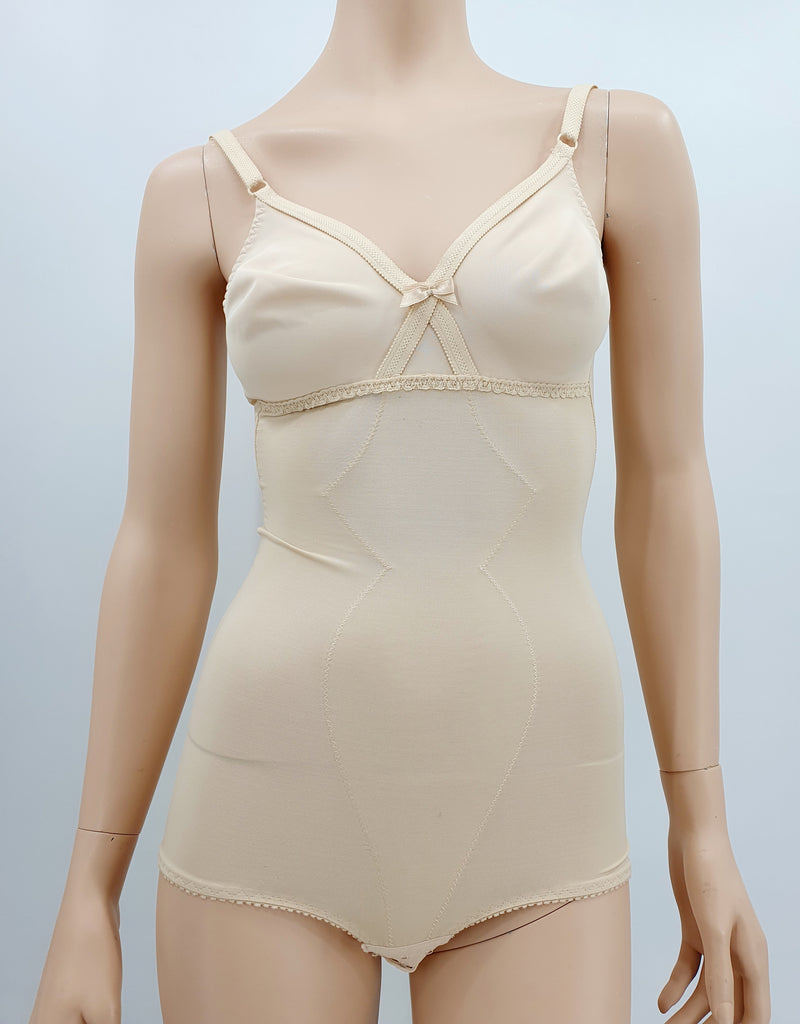 Ihonvärinen body 60-70-luvulta 