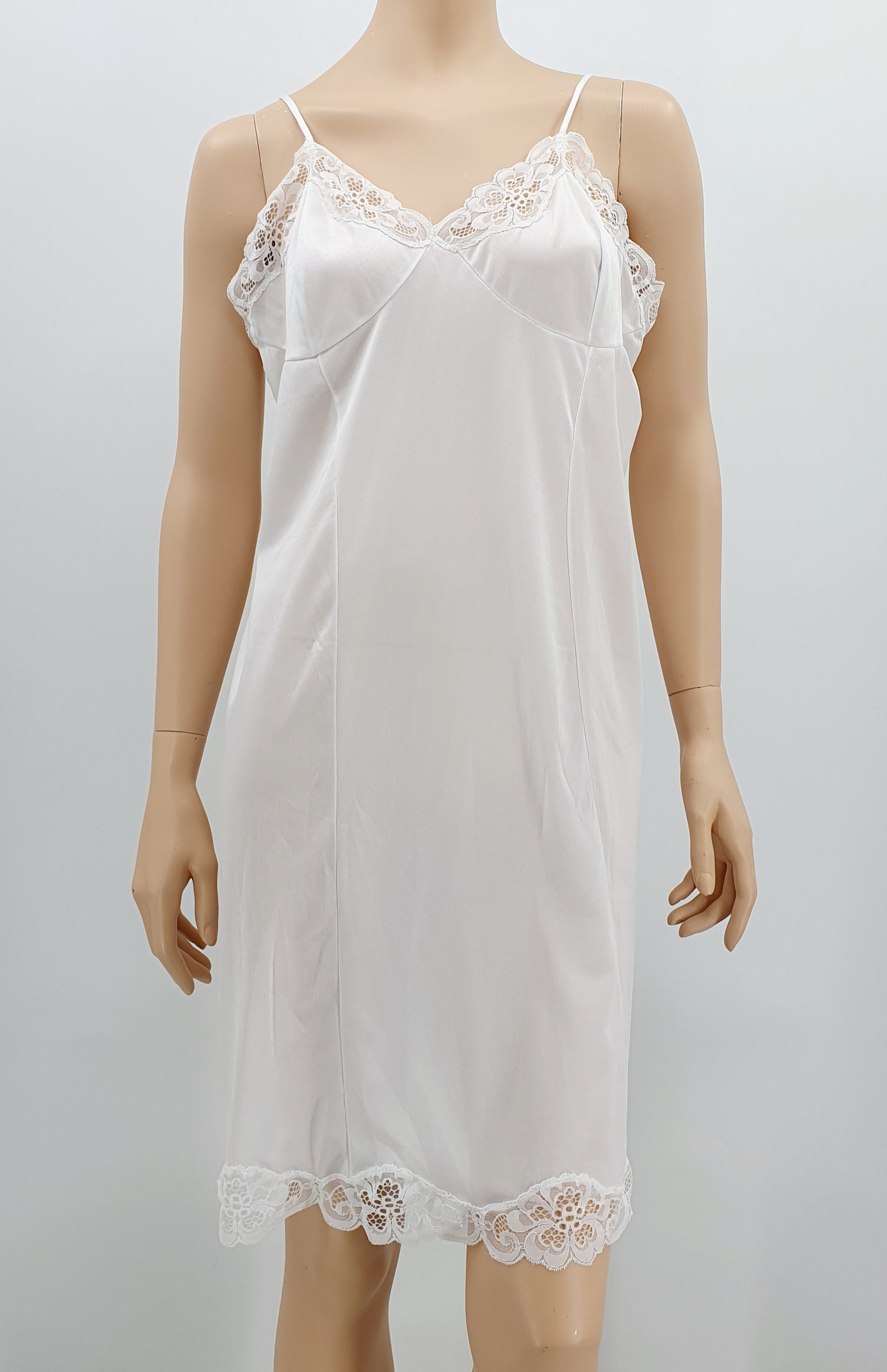 Valkoinen alusasu 80-90-luvulta, plus size, koko 46(48)
