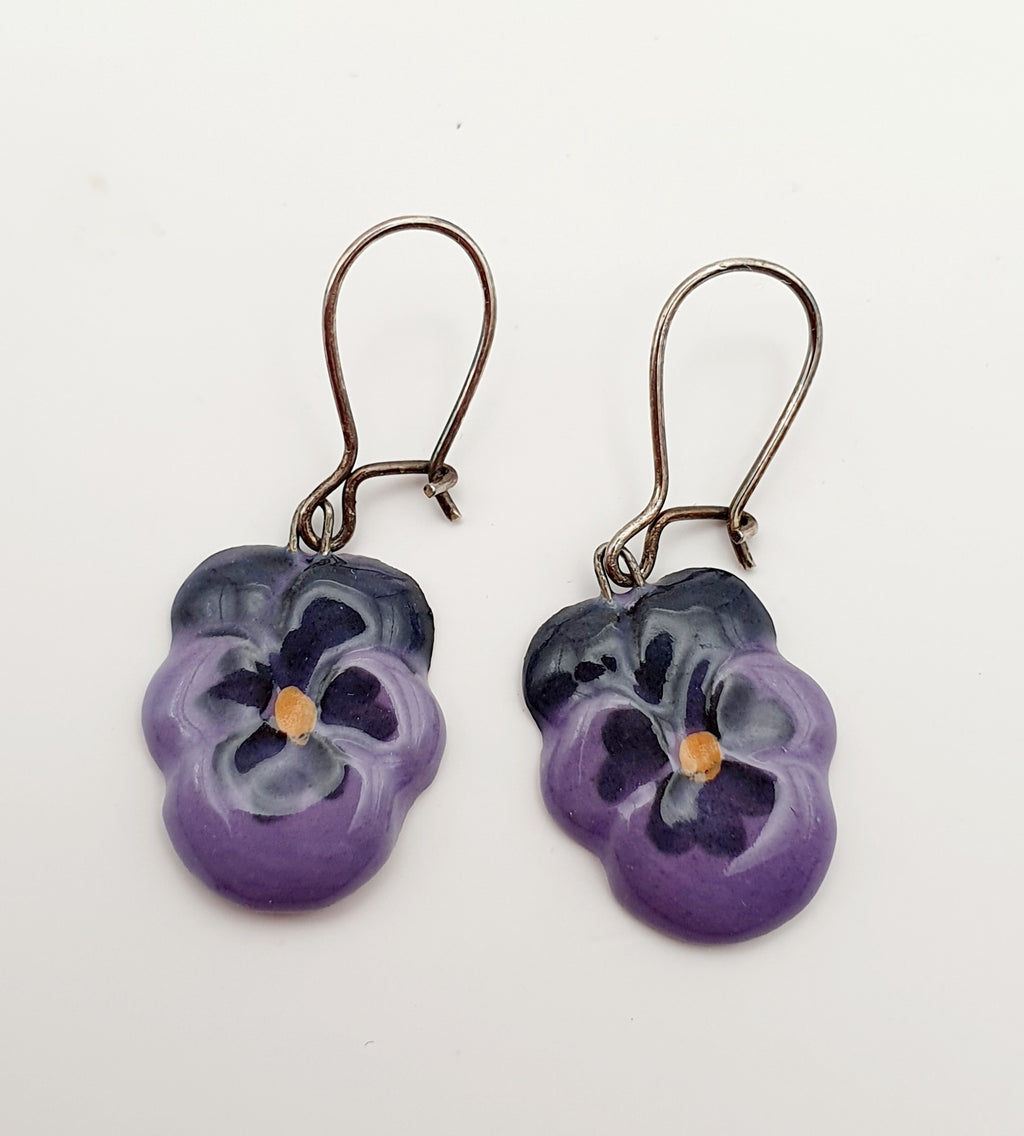Korvakorut, violetti orvokki