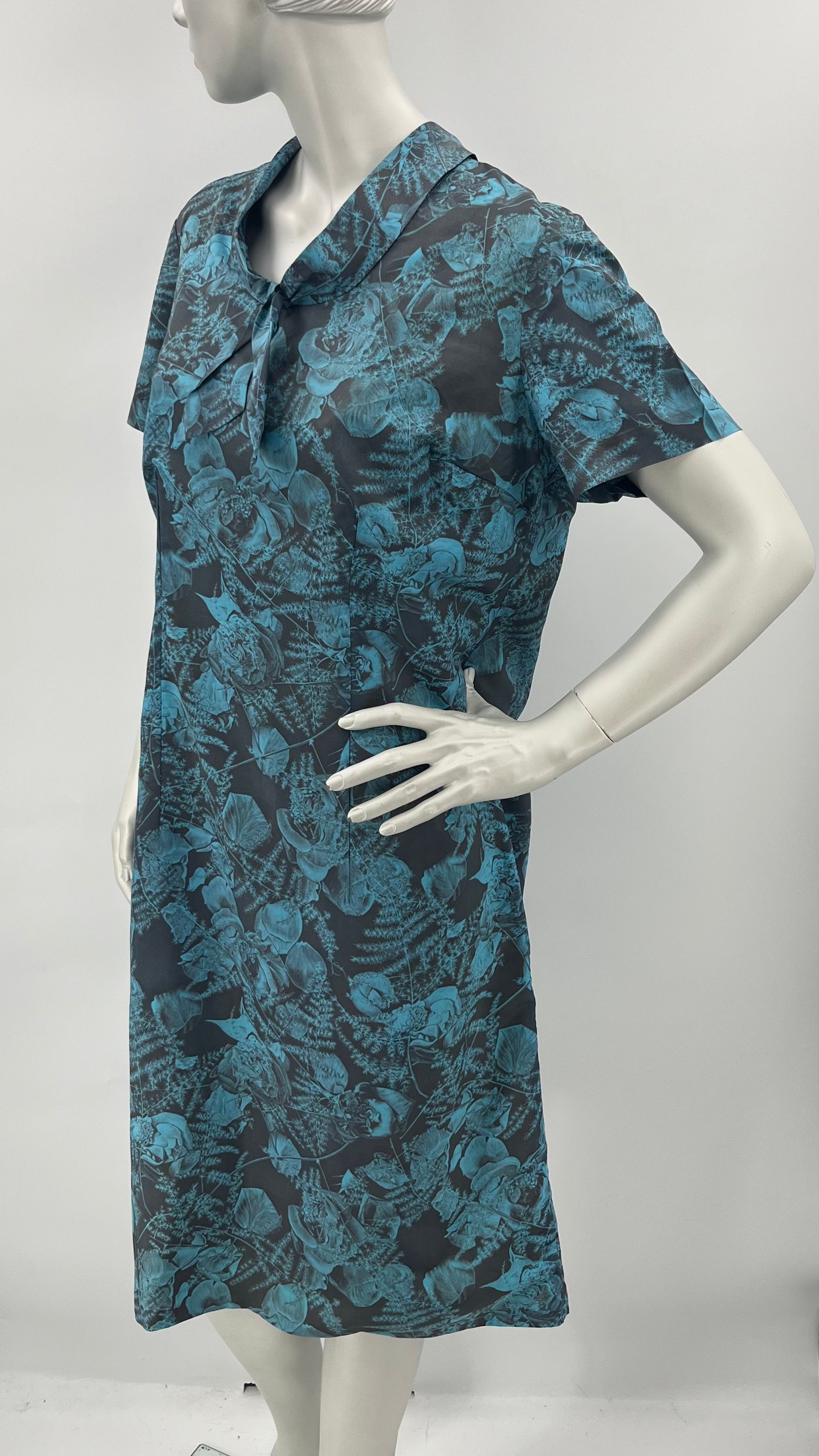 Grey-blue rose dress from the 60s, size 40/42