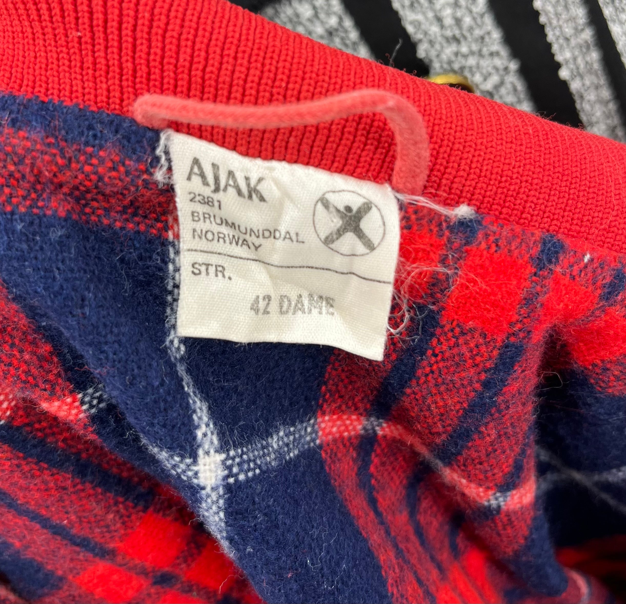 Ajak, bright red mid-season jacket from the 80s, size 38-40
