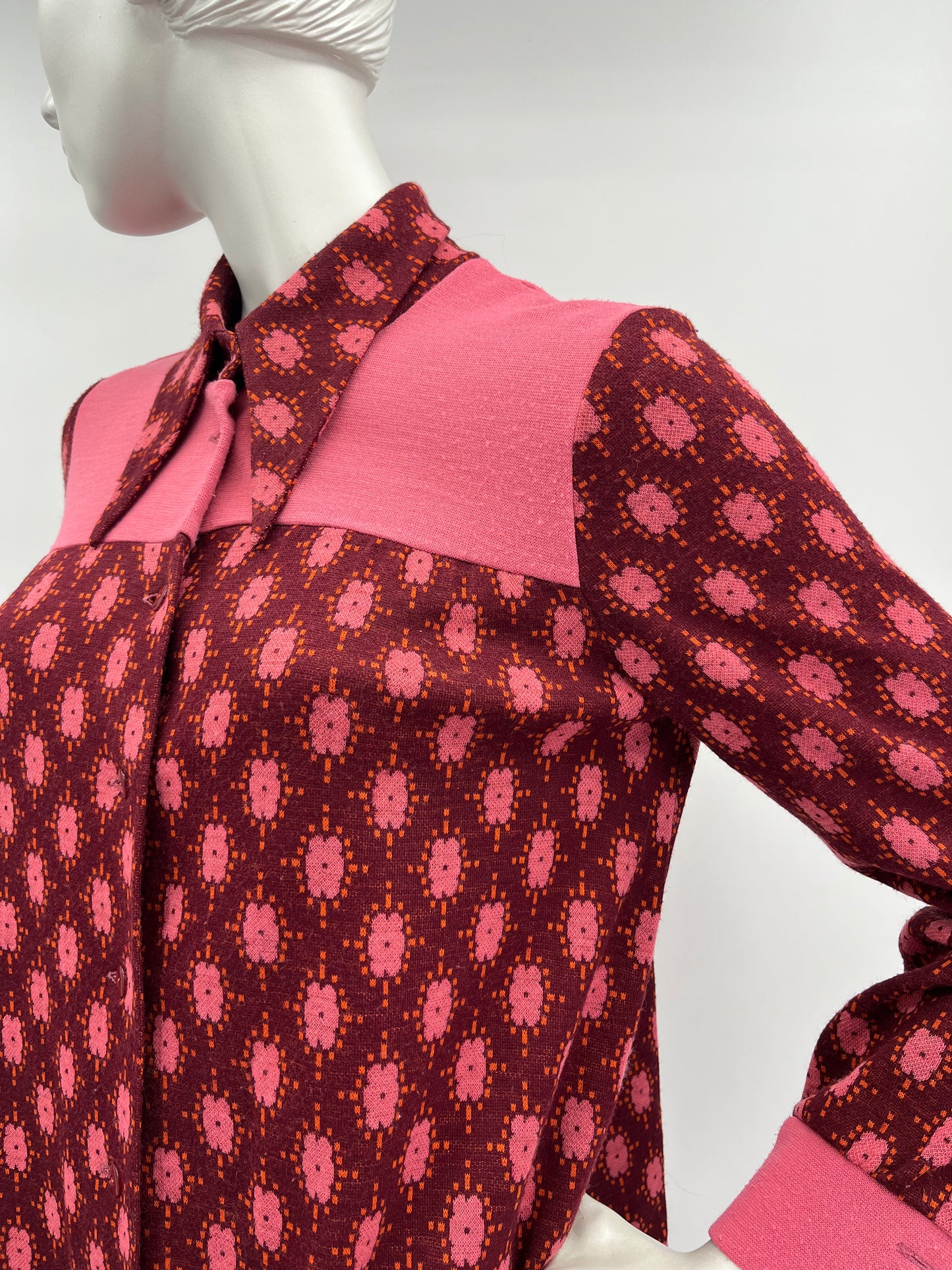 Muumimamma, viininpunainen odotusajan mekko, 70-luku, koko 34