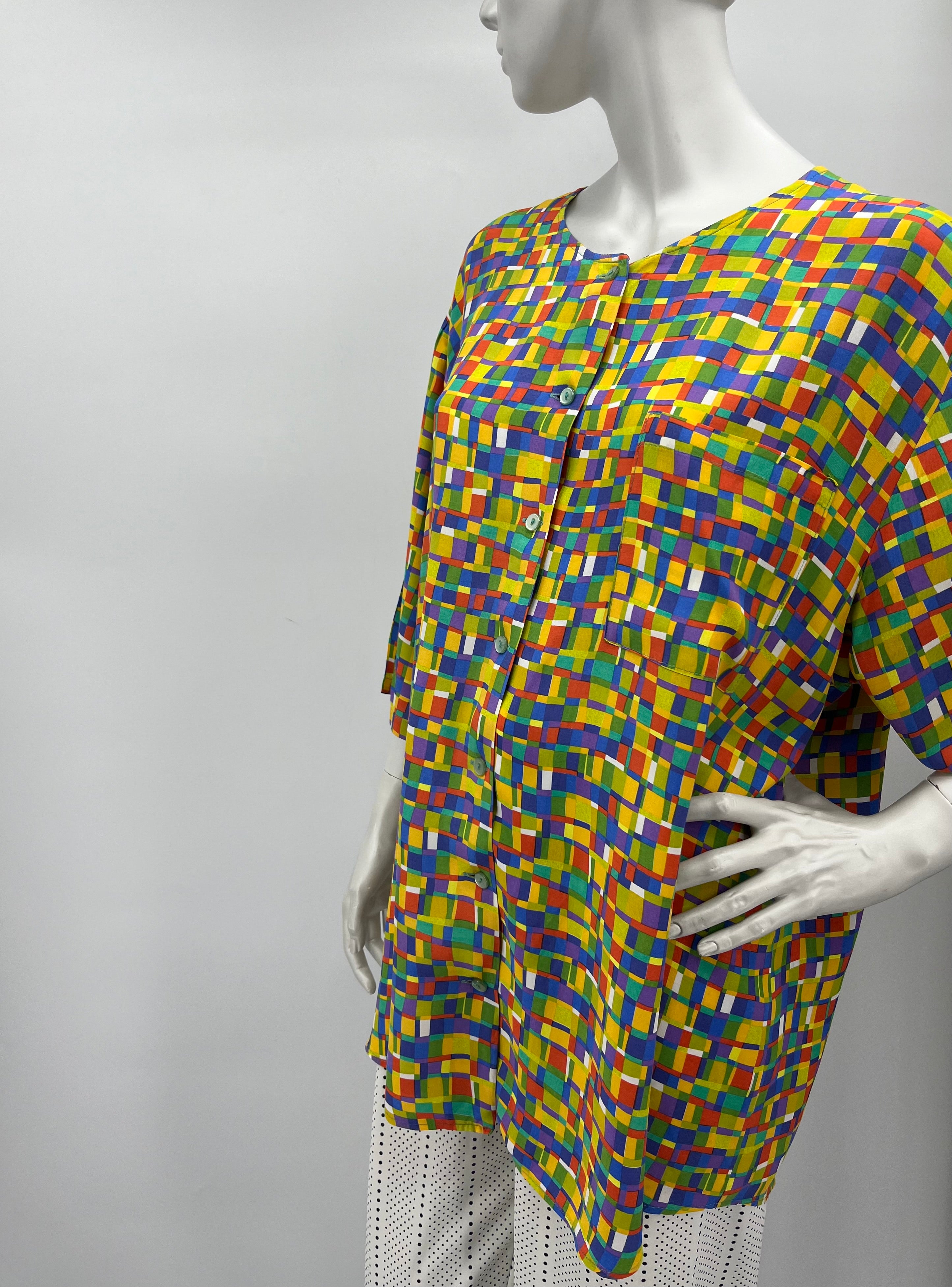 Multi-colored viscose shirt from the 90s, size 44-46