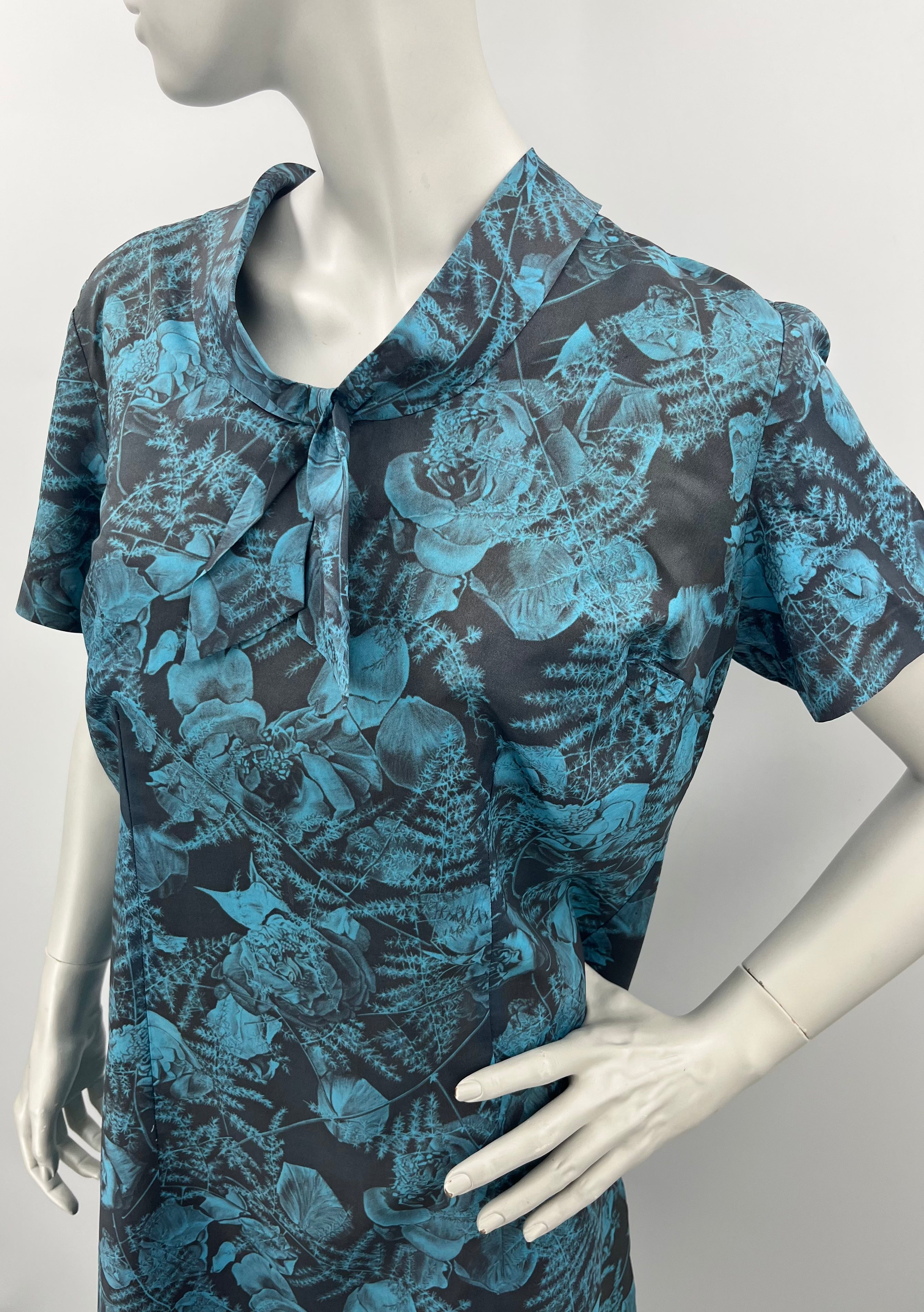 Grey-blue rose dress from the 60s, size 40/42