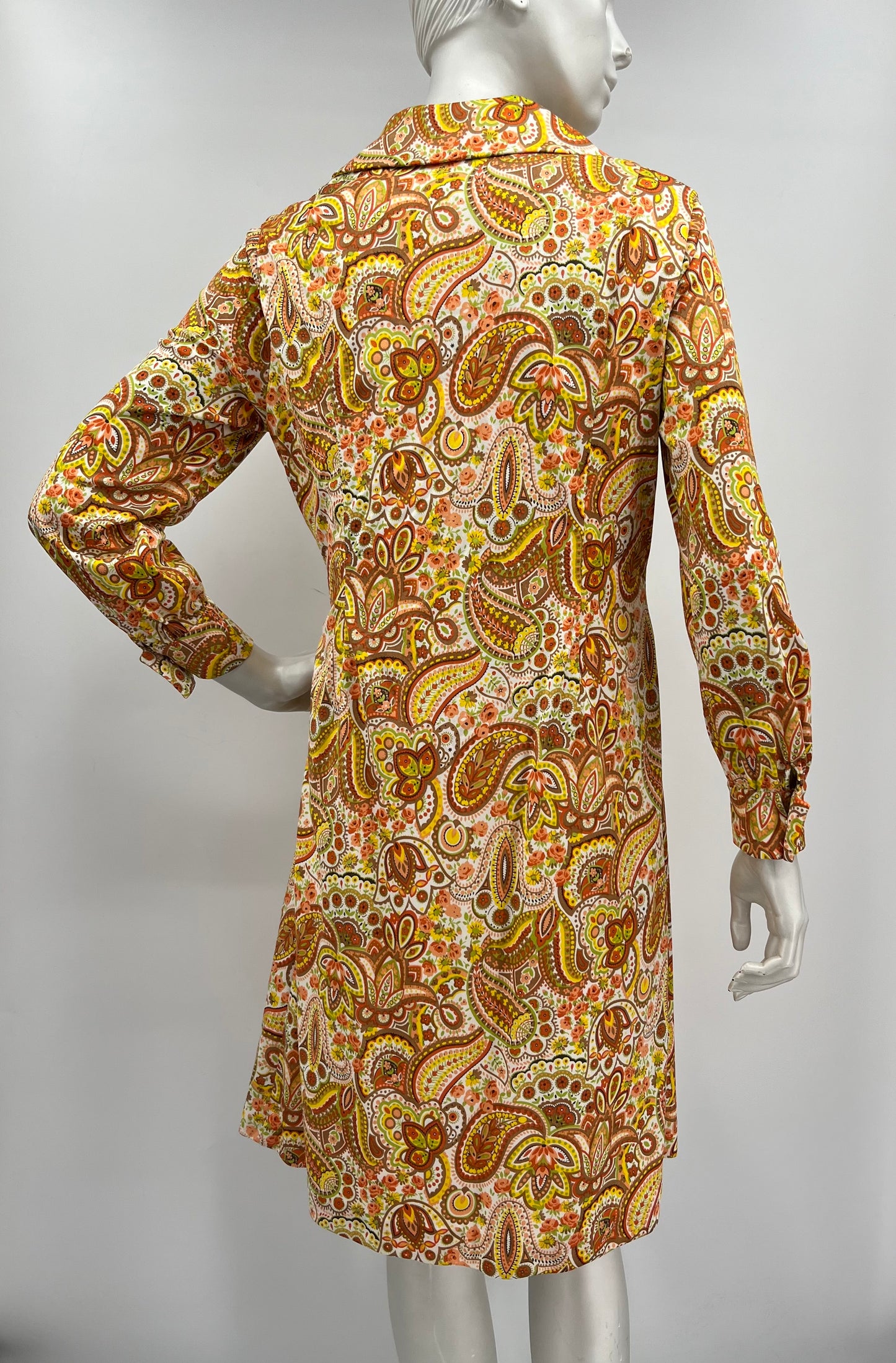 Värikäs paisleykuvioinen mekko, 90-luku, koko 38-40