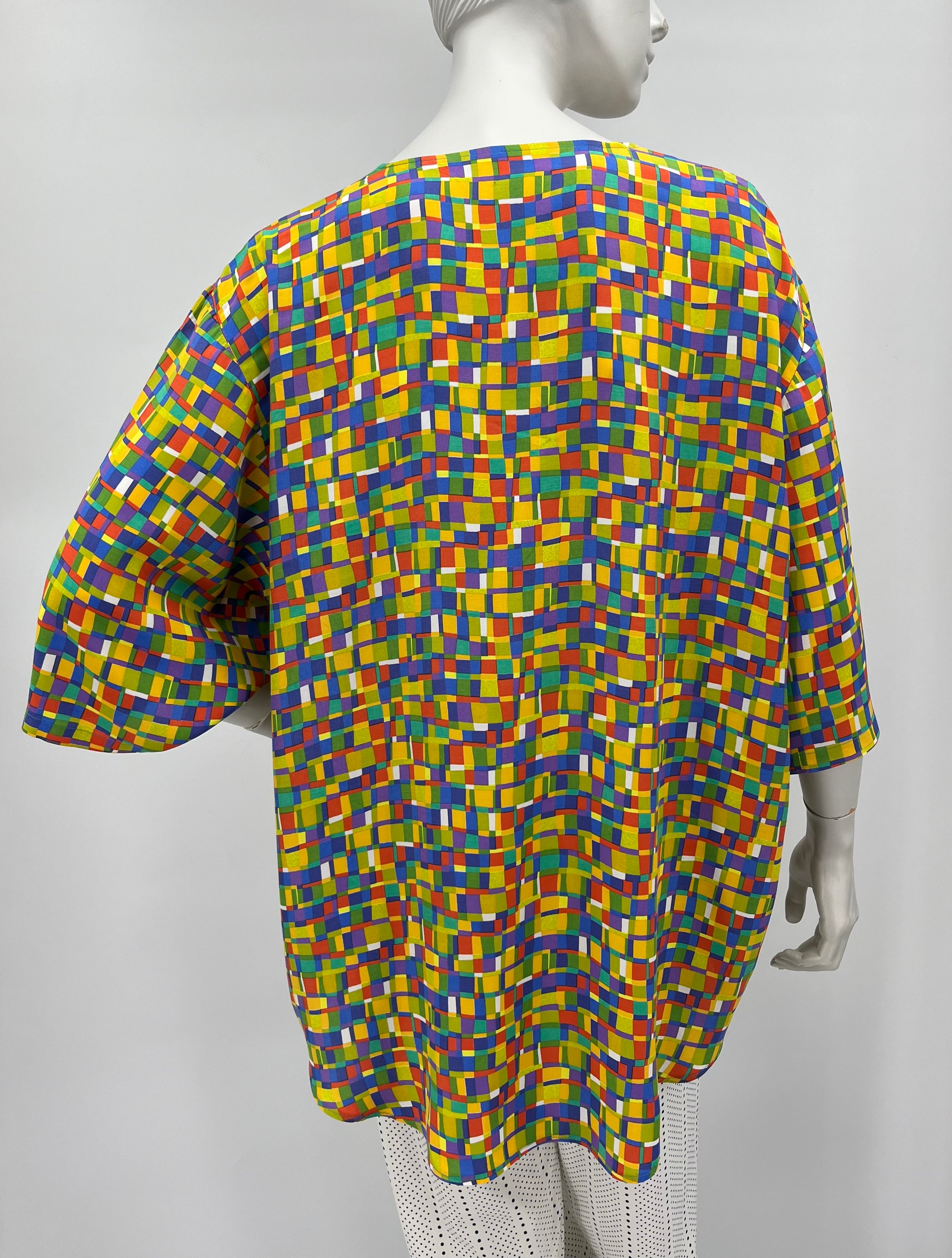 Multi-colored viscose shirt from the 90s, size 44-46