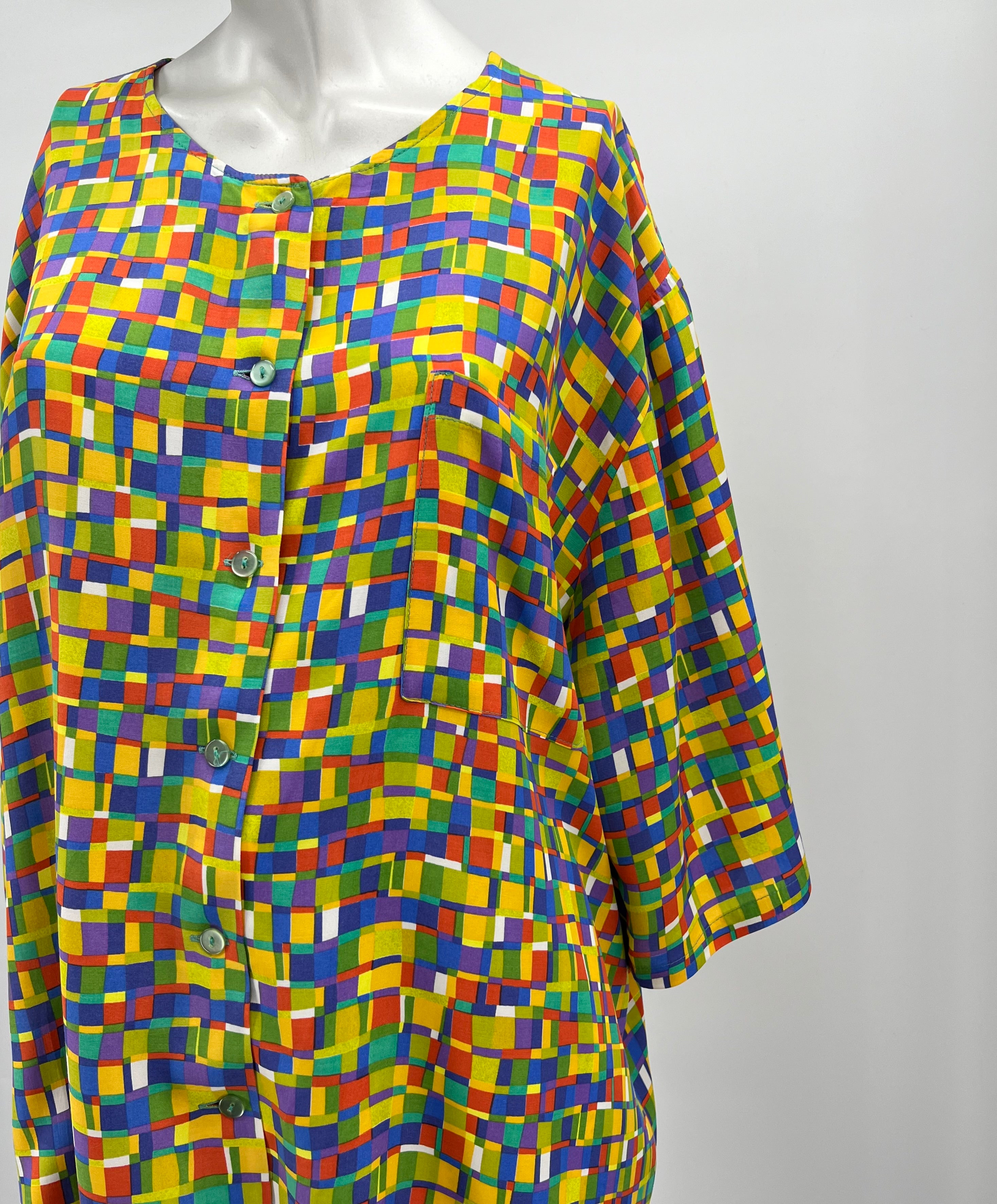 Multi-colored viscose shirt from the 90s, size 44-46
