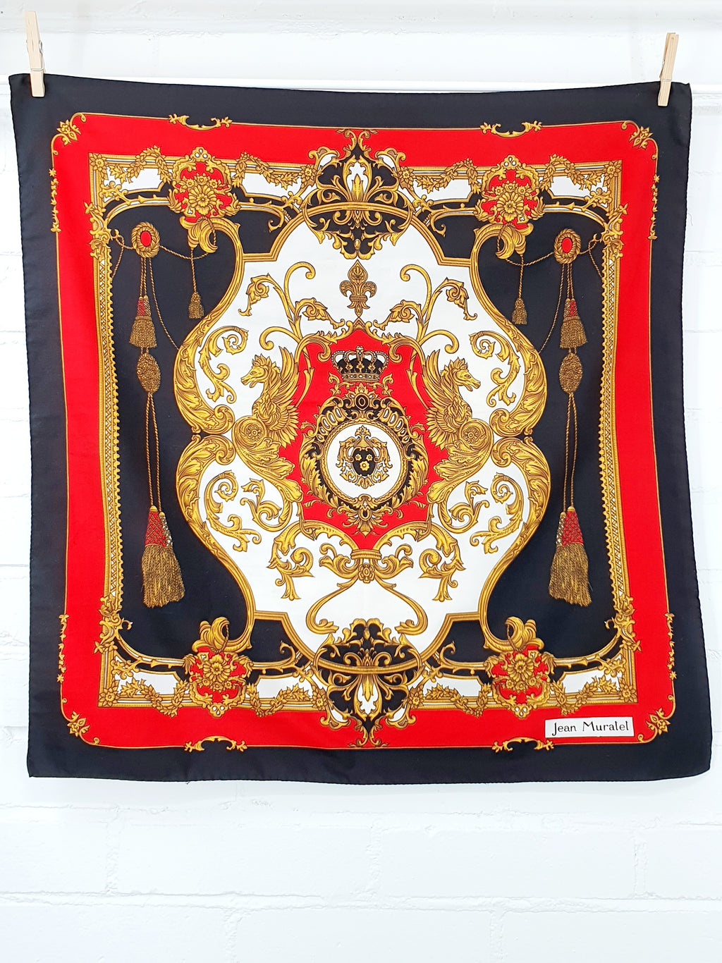 Jean Muratet, vintagehuivi barokkiaiheisella kuviolla, vintagescarf heradic style with tassels, huivi avattuna