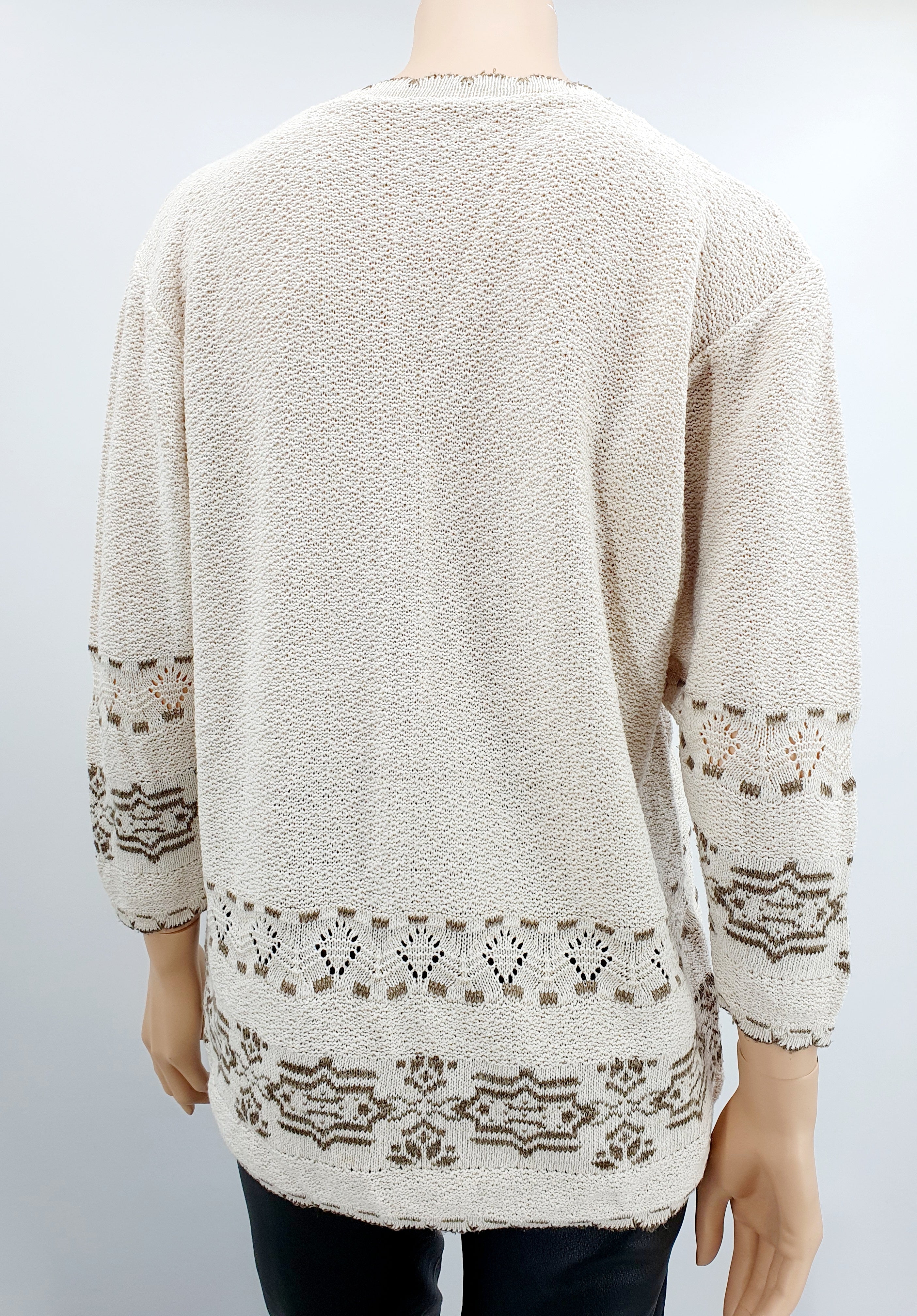 Light sweater with linen-colored patterns, from the 90s, size 38/40