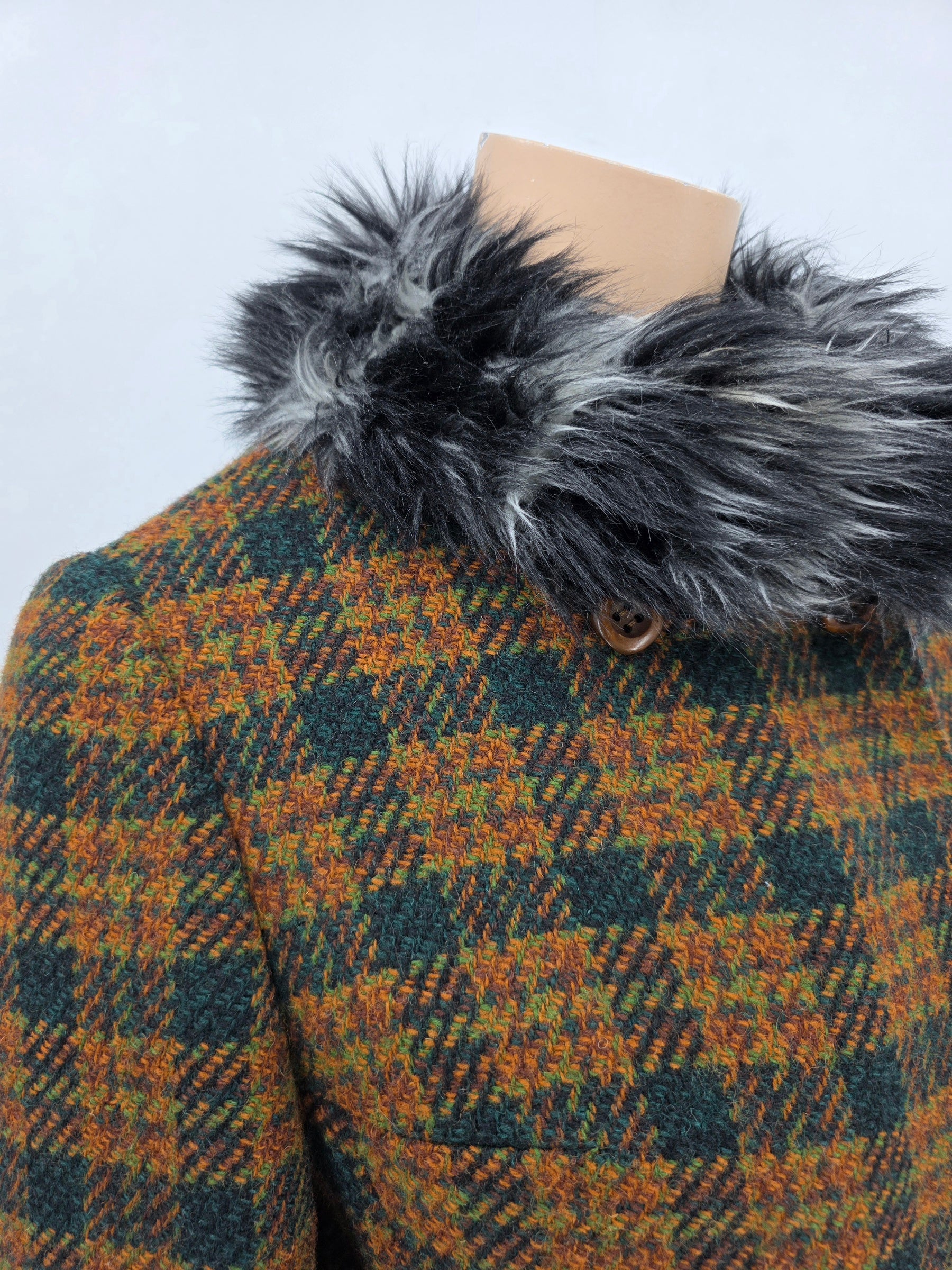 Ruutukuvioinen villakangastakki 50-60-luvulta, koko 36/38