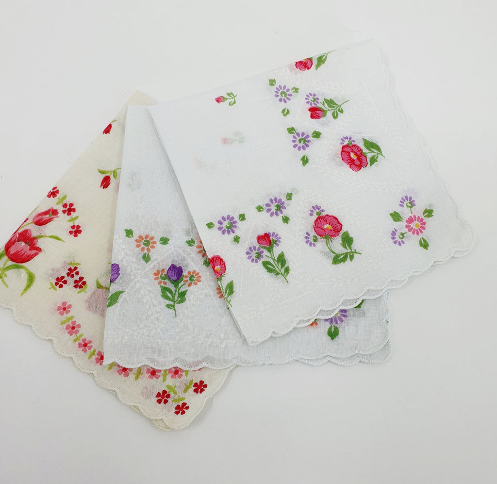 Pienet vintage kangasliinat, nenäliinat, 3kpl, 1980-luvulta