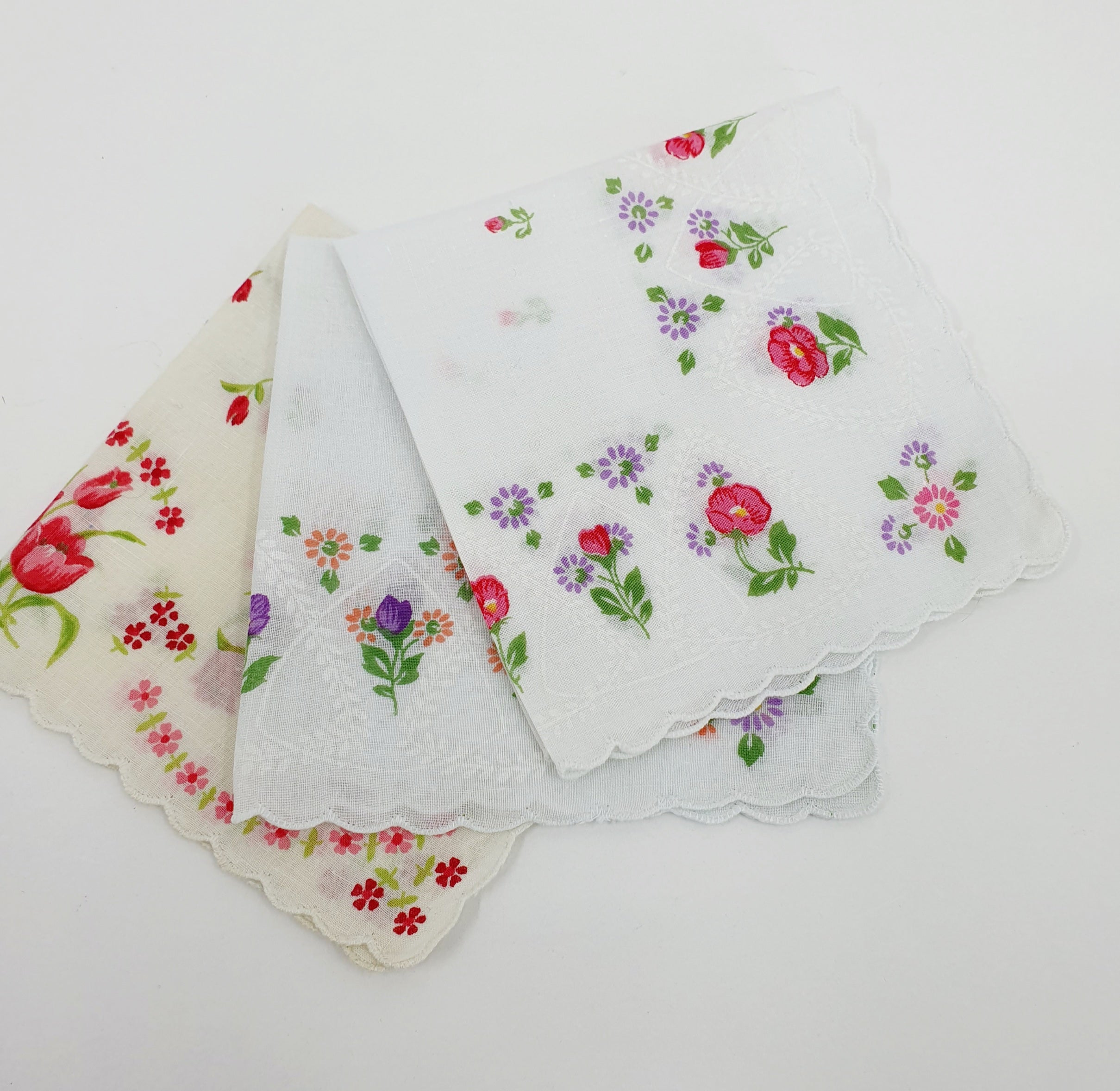 Pienet vintage kangasliinat, nenäliinat, 3kpl, 1980-luvulta