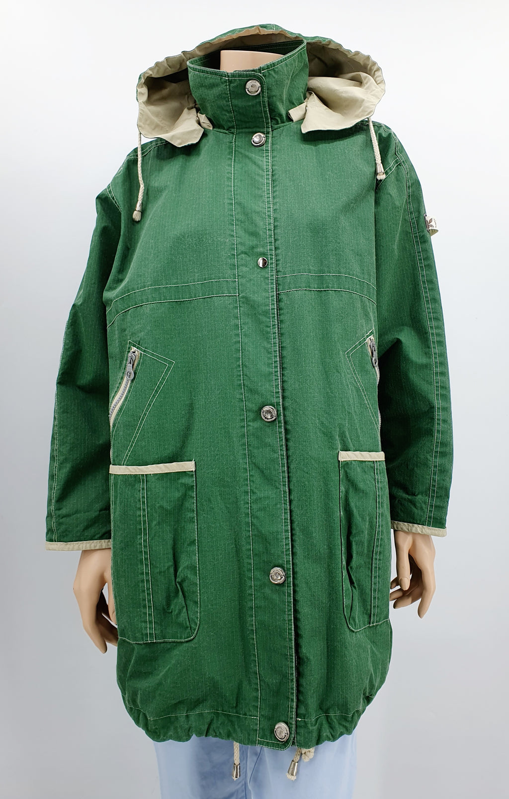 Kosteuttapitävä välikausitakki 90-luvulta, väri vihreä-luunvalkoinen