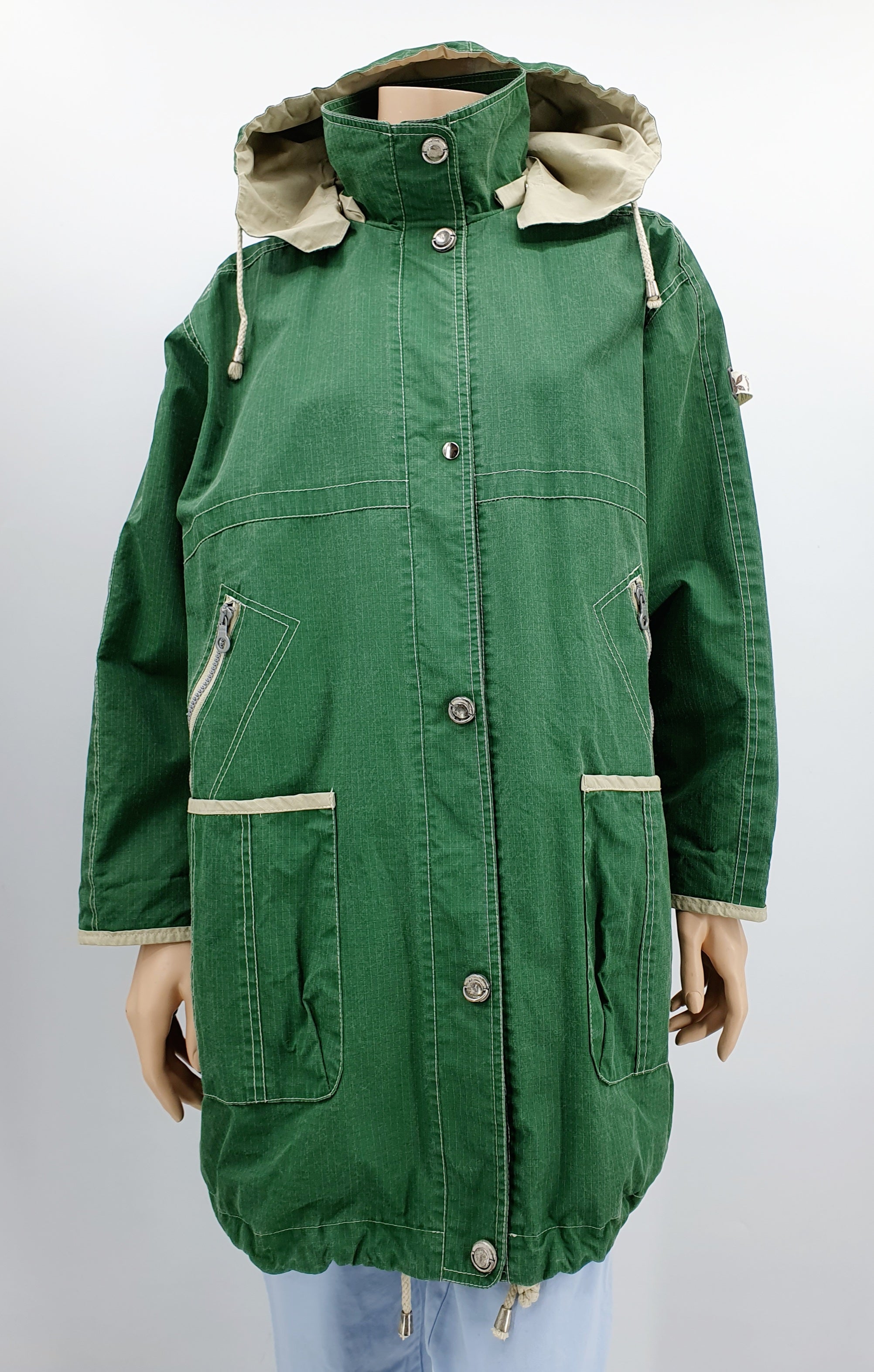 Kosteuttapitävä välikausitakki 90-luvulta, väri vihreä-luunvalkoinen