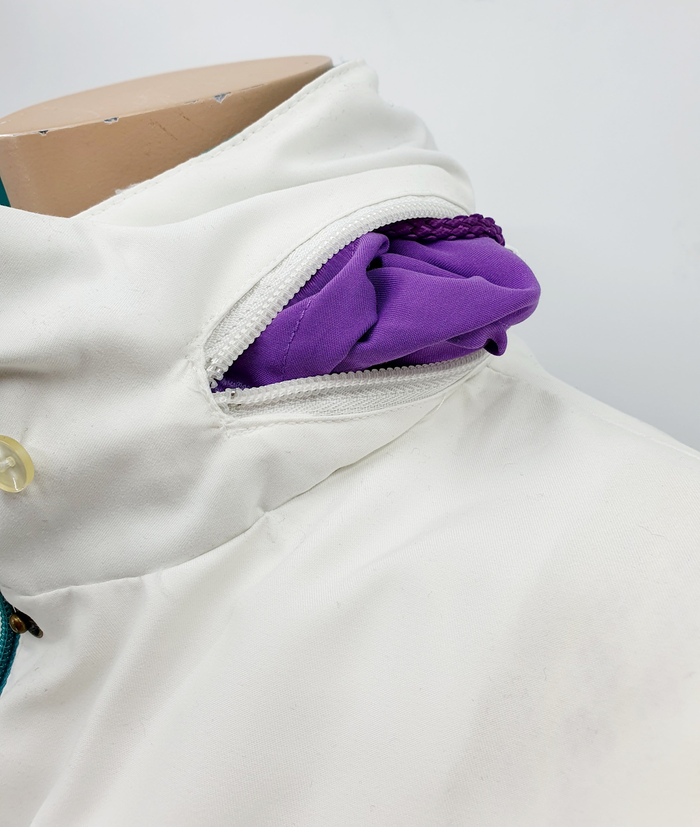 Vintage ulkoilutakki 90-luku, väri vedenvihreä, koko 42(44, kuva kauluksen sisällä olevasta hupusta