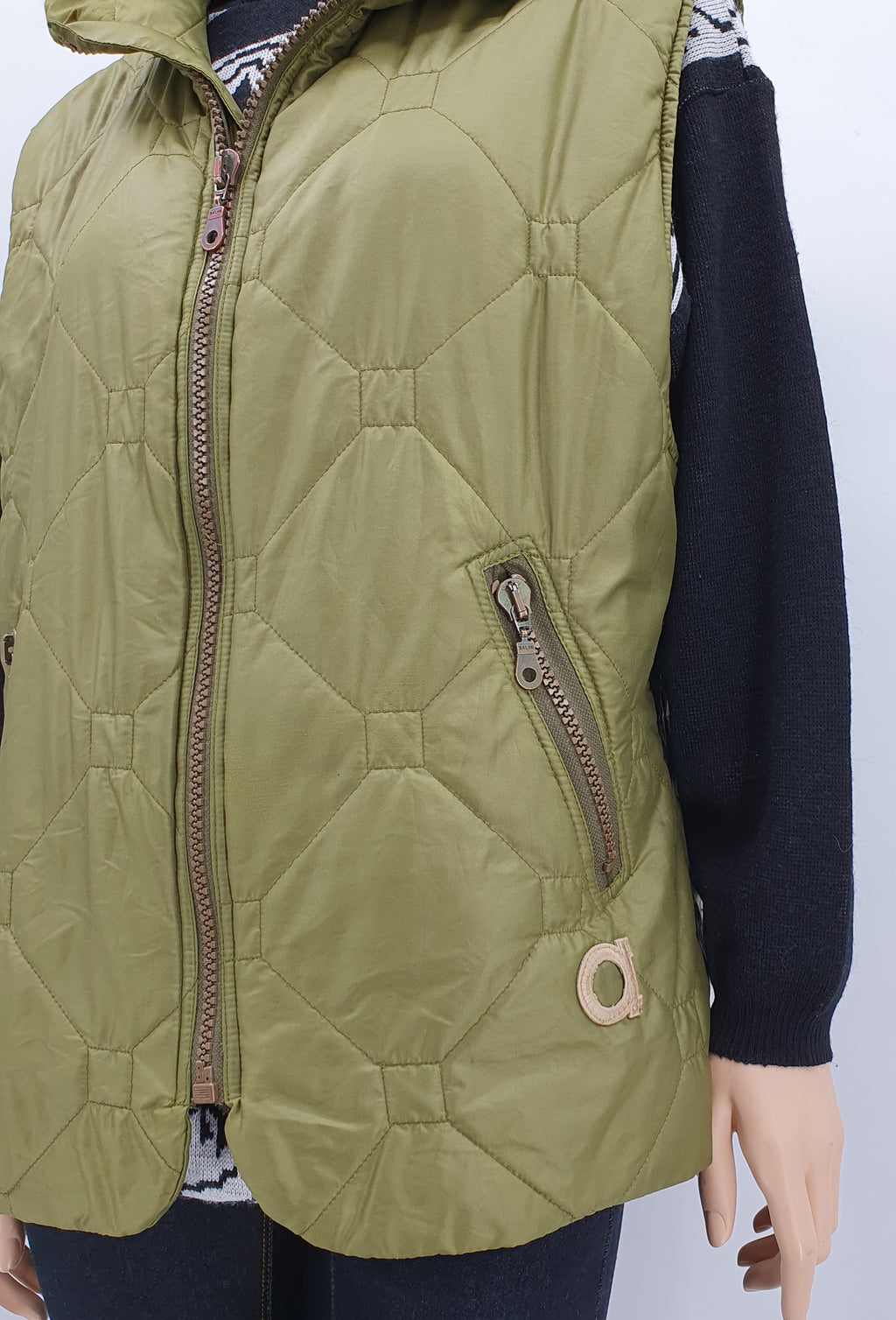 Torstai, olive green quilted vest from the 90s, size 42