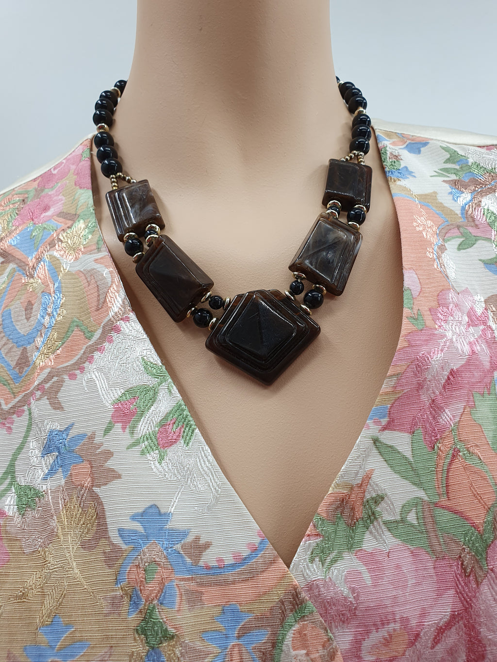 Dark necklace from the 80s, length 55cm