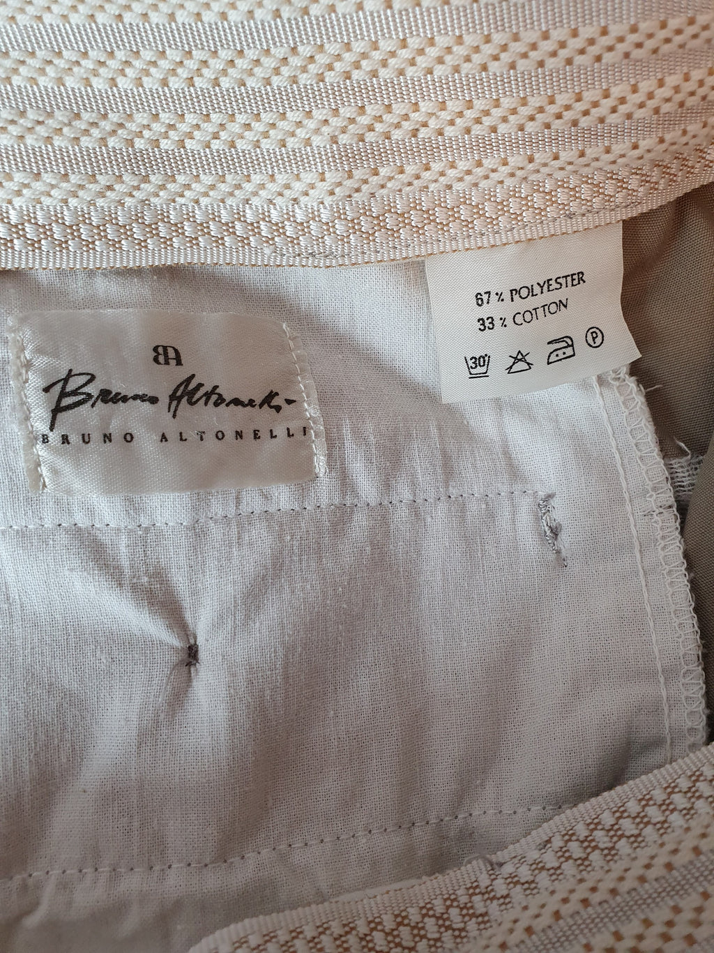 Bruno Altonelli miesten suorat housut 90-luvulta, väri beige, kuva tuotelapusta