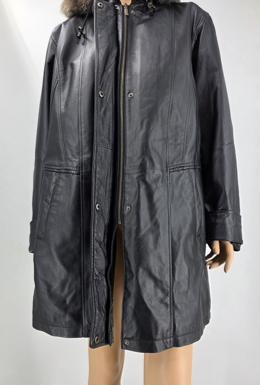Black hooded leather jacket with quilted lining from the 90s-2000s, size 44