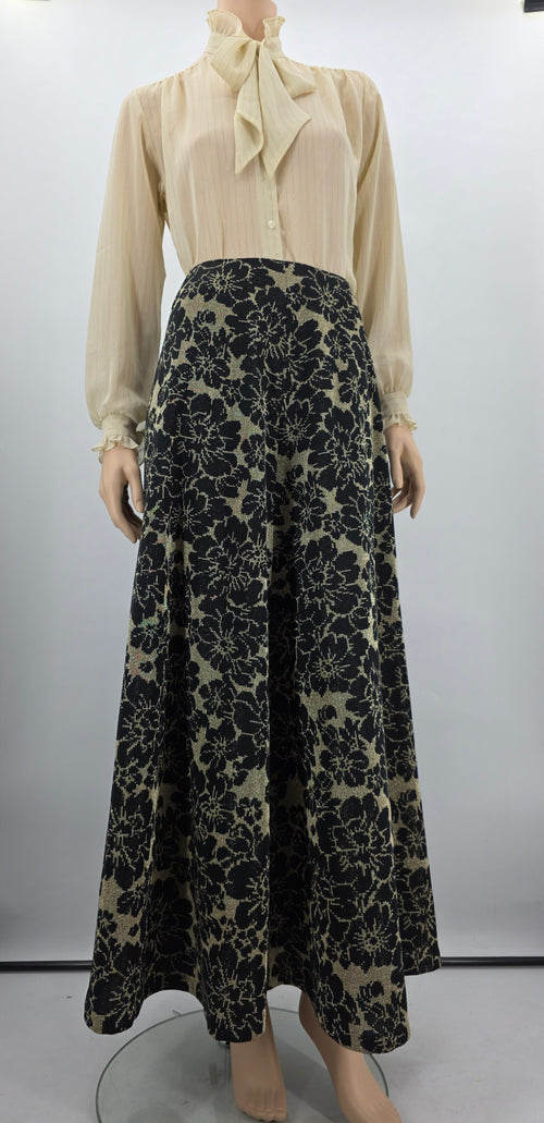 A-line maxi skirt from the 70s, color gold/black, waist 72cm, size 36/38