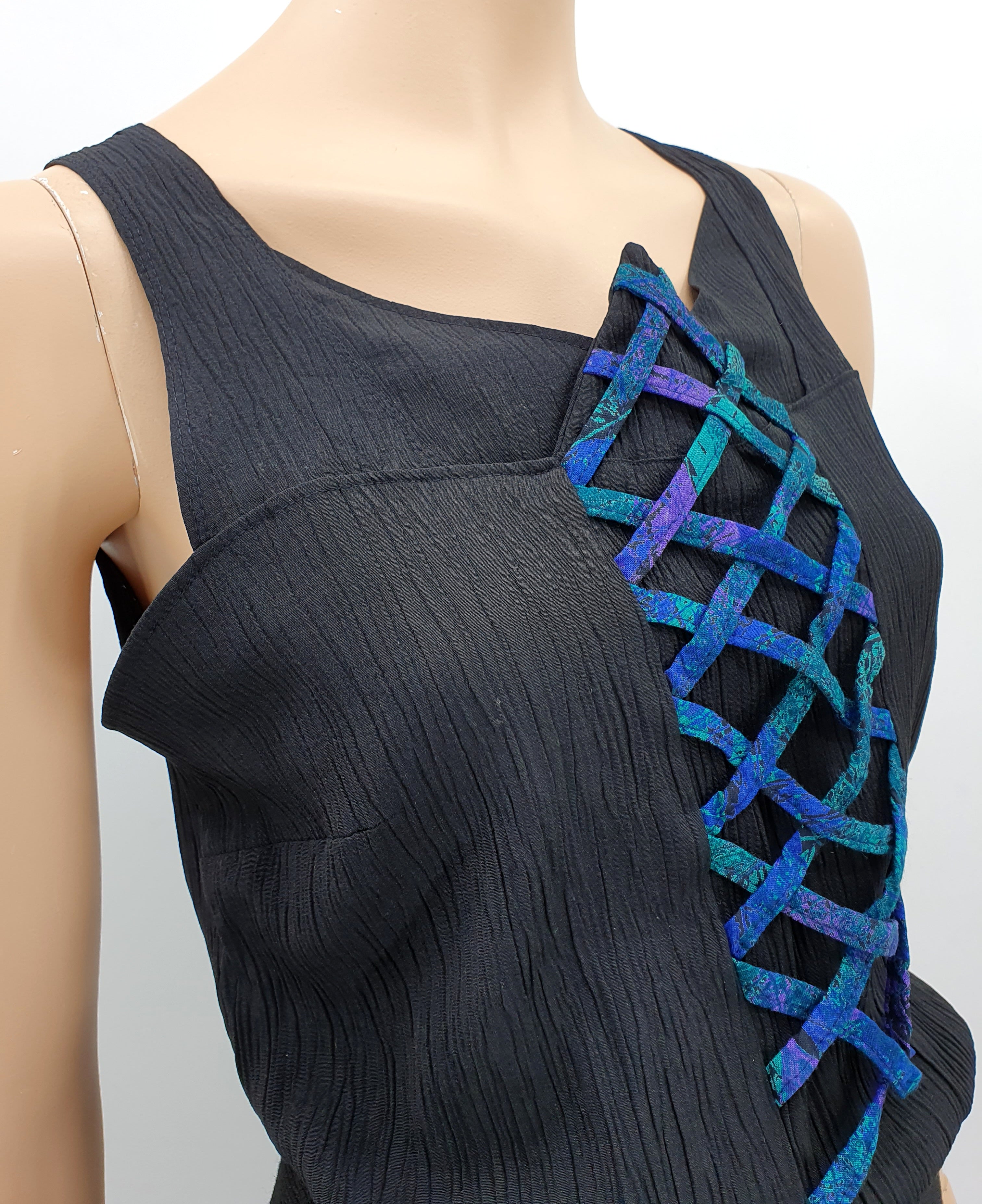 Musta toppi ristikkokuviolla, 80-90-luku, koko 38