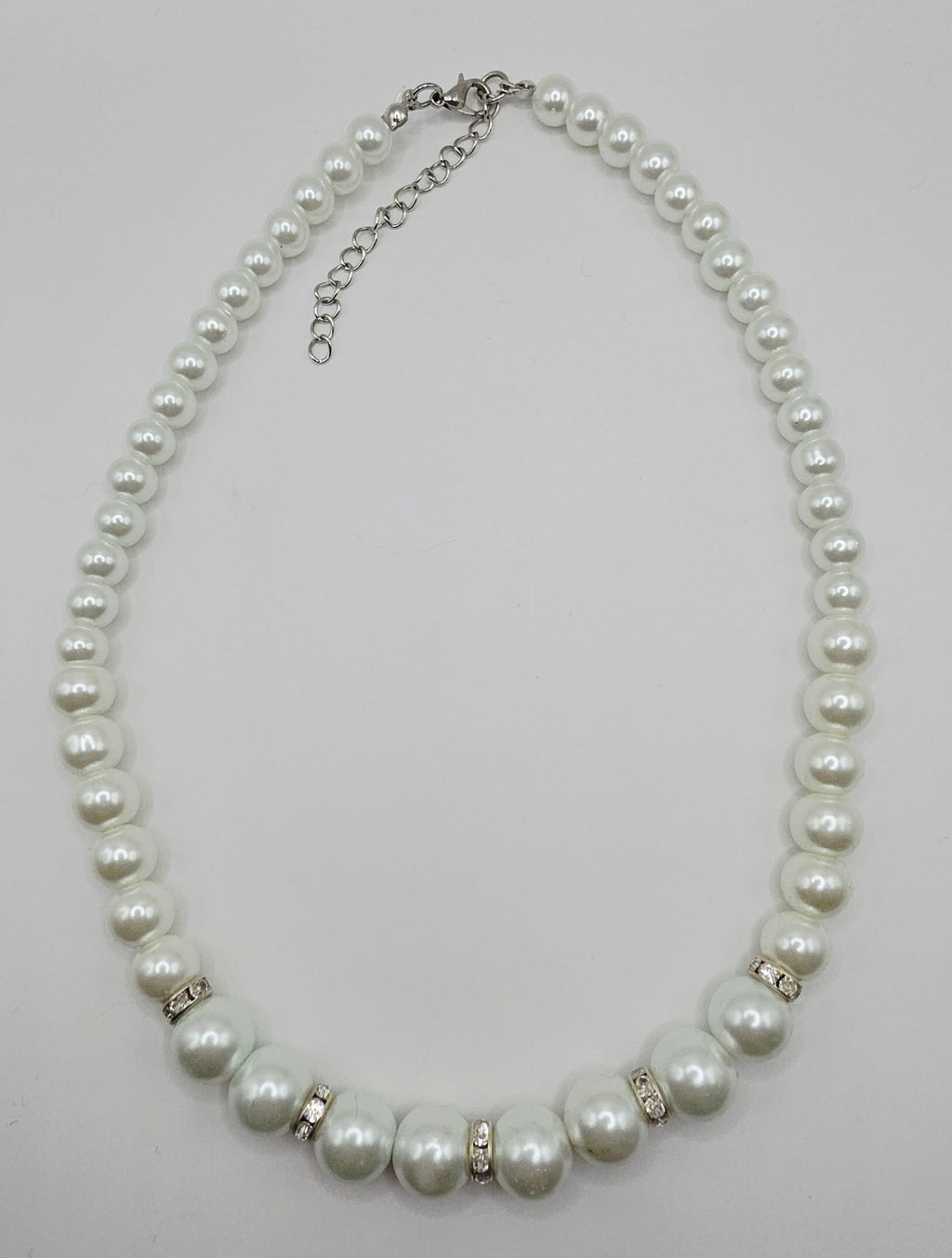 White pearl necklace from the 2000s, length 45cm