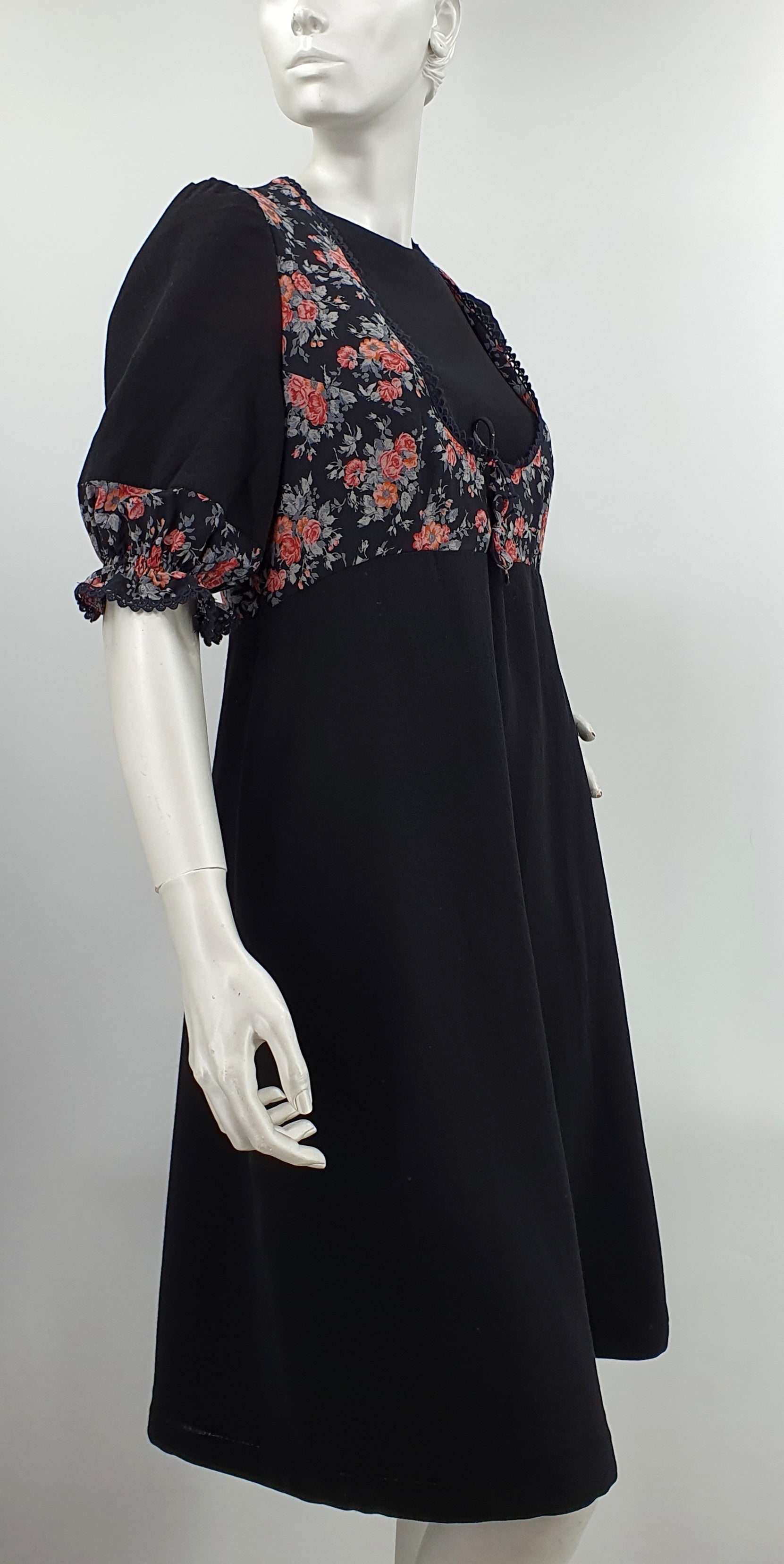 Chix-Puku, Finnish vintage dress, from the 70s-80s, size 38